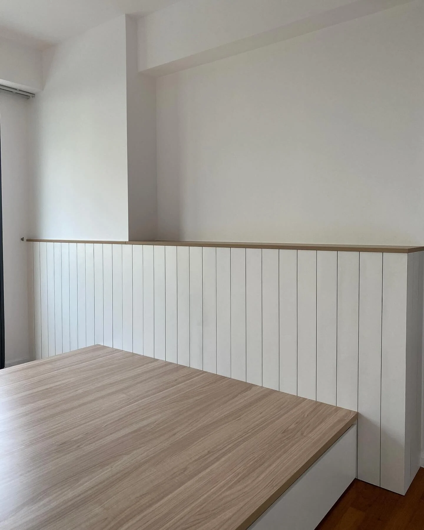 Residential - 310A Punggol Walk, HDB

White panel bed headboard design complemented by a light wood tone. This soothing colour palette sets a calming mood, perfect for a peaceful retreat in your bedroom. 

Like what you see? Reach out to us today for
