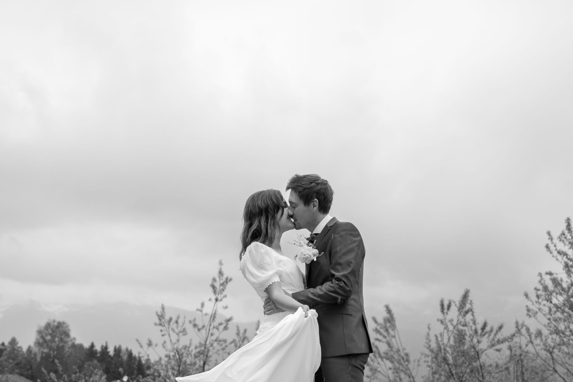 &quot;Love her but leave her wild.&quot; &hearts;

#jasagerin #heiratenimpinzgau #hochzeit #wedding #austriawedding #brautkleid #brautkleider #hochzeit #ballkleid #brautjungfern #secondlove #secondhand 

Konzept/Orga: @ursprungevents 
Location: @pirk