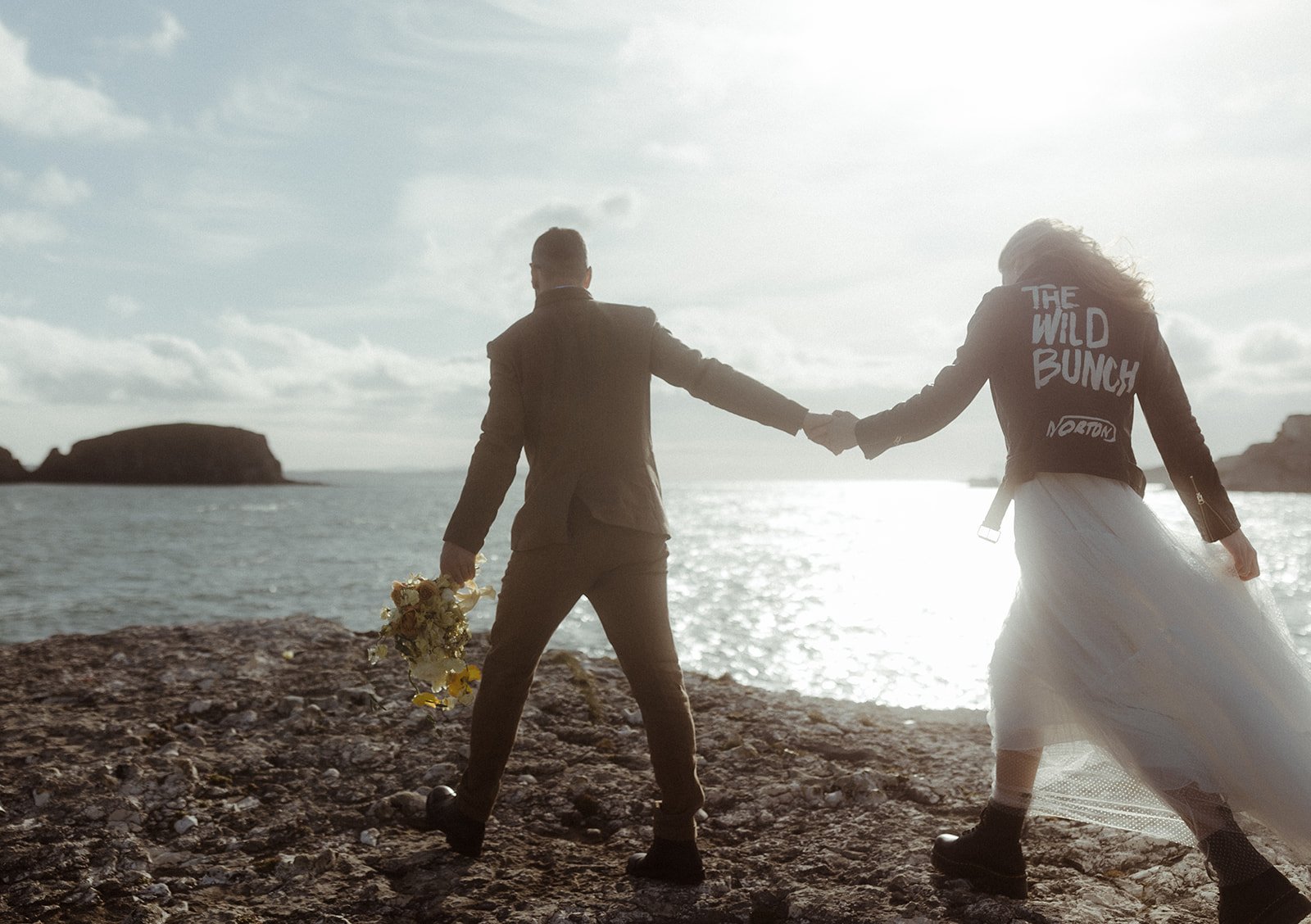 &quot;Zeit f&uuml;r Sand zwischen den Zehen und Salz auf der Haut&quot; &hearts;
Wir sind ab 5. September wieder f&uuml;r euch da.
Mails werden immer wieder zwischendurch bearbeitet :)

#jasagerin #heiratenimpinzgau #hochzeit #wedding #austriawedding