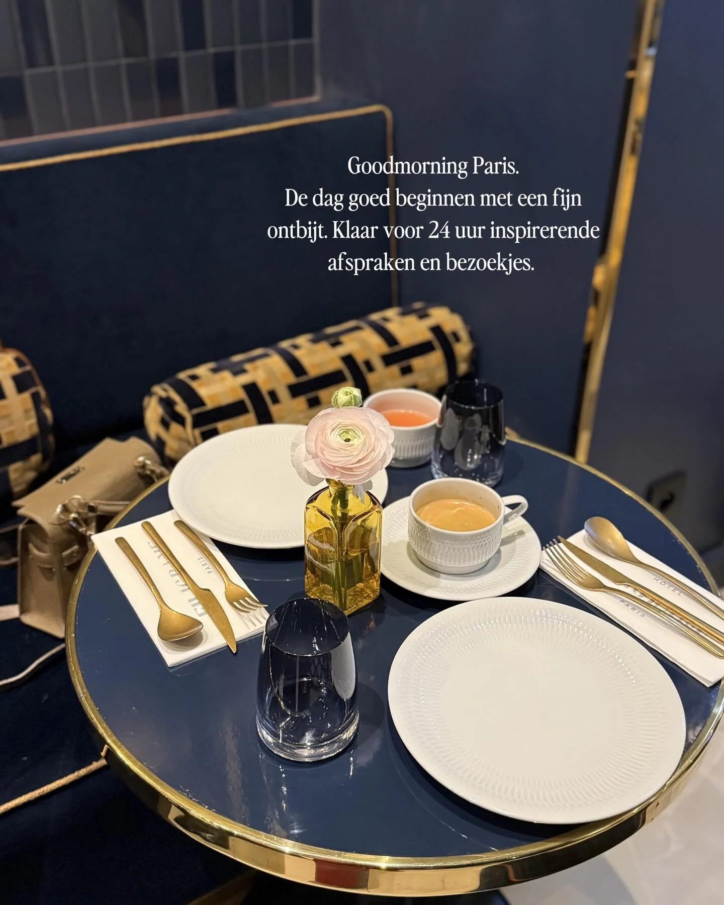 24 uur in Parijs: van inspiratie tot nieuwe collecties 👉🏼🌷
Iedere keer verrast de stad ons weer. 💗 

#nieuwecollecties #paris #inkoop #newjewellery #newtrends