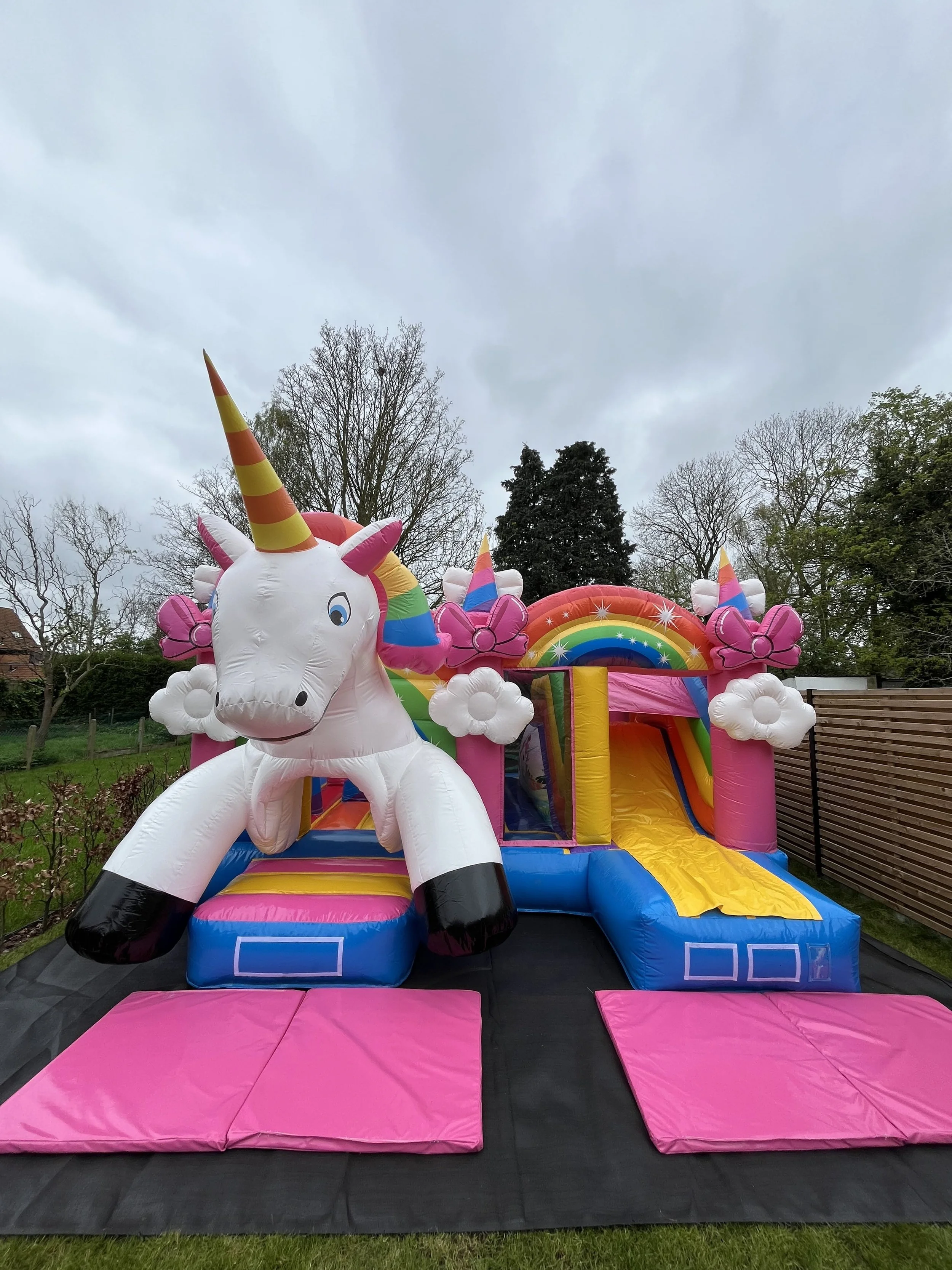 springkasteel-zele-unicorn-2