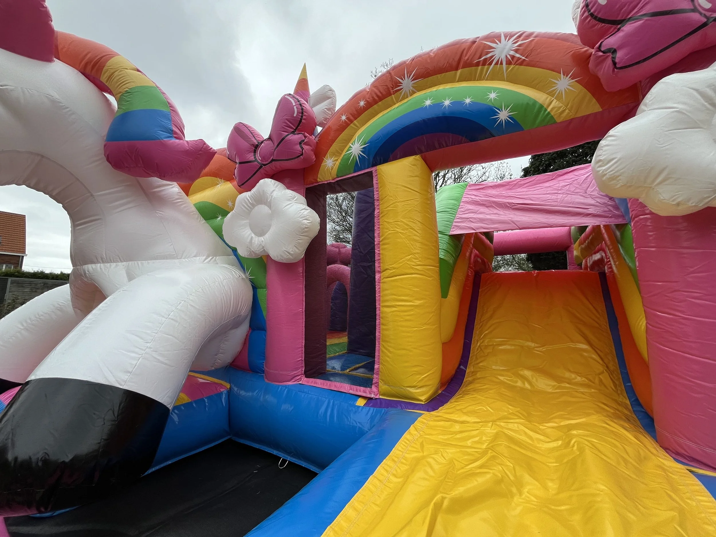 springkasteel-zele-unicorn-6