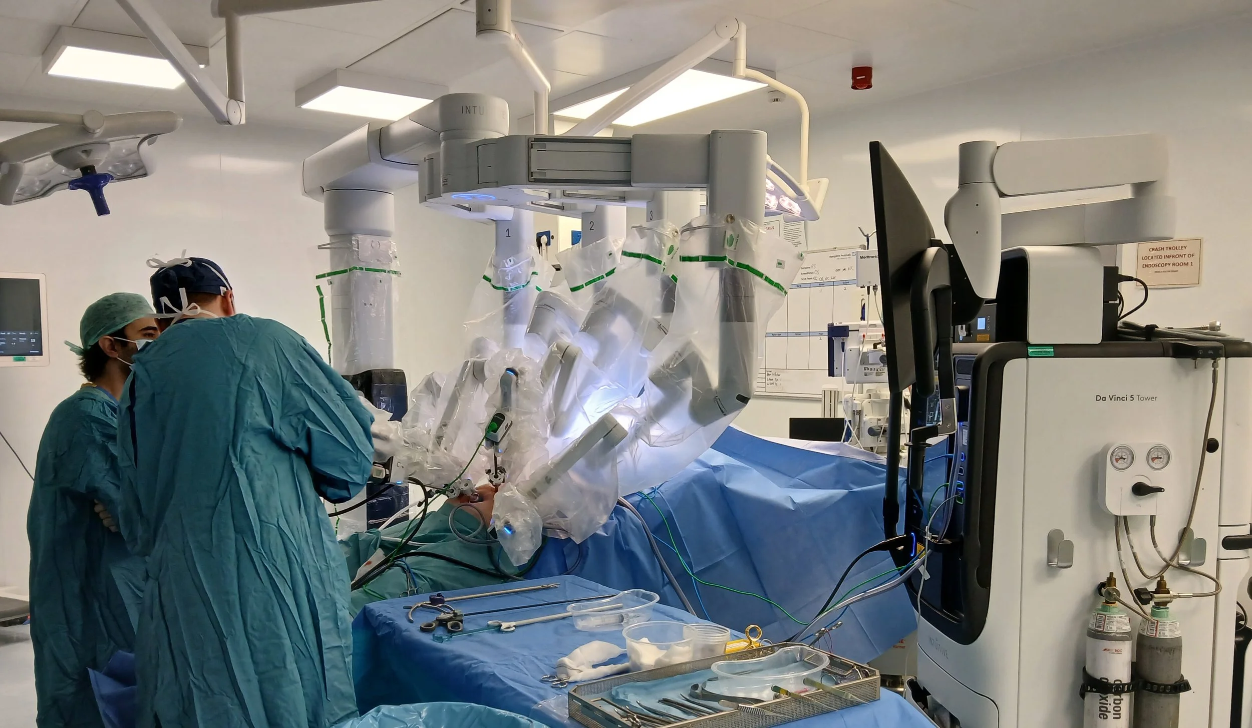 UK’s first patients treated using ground-breaking surgical robot