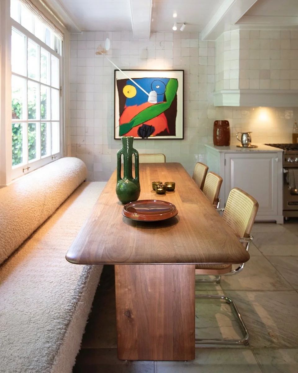 🕰️A timeless feeling&hellip; for every coffee moment, dinner gathering, and that little break on a busy day. Finding the right eye-catching pieces that fits every setting.

 #setthetable #timetorelax #momentsofhappiness #chilltime 
 with #mobilia #i