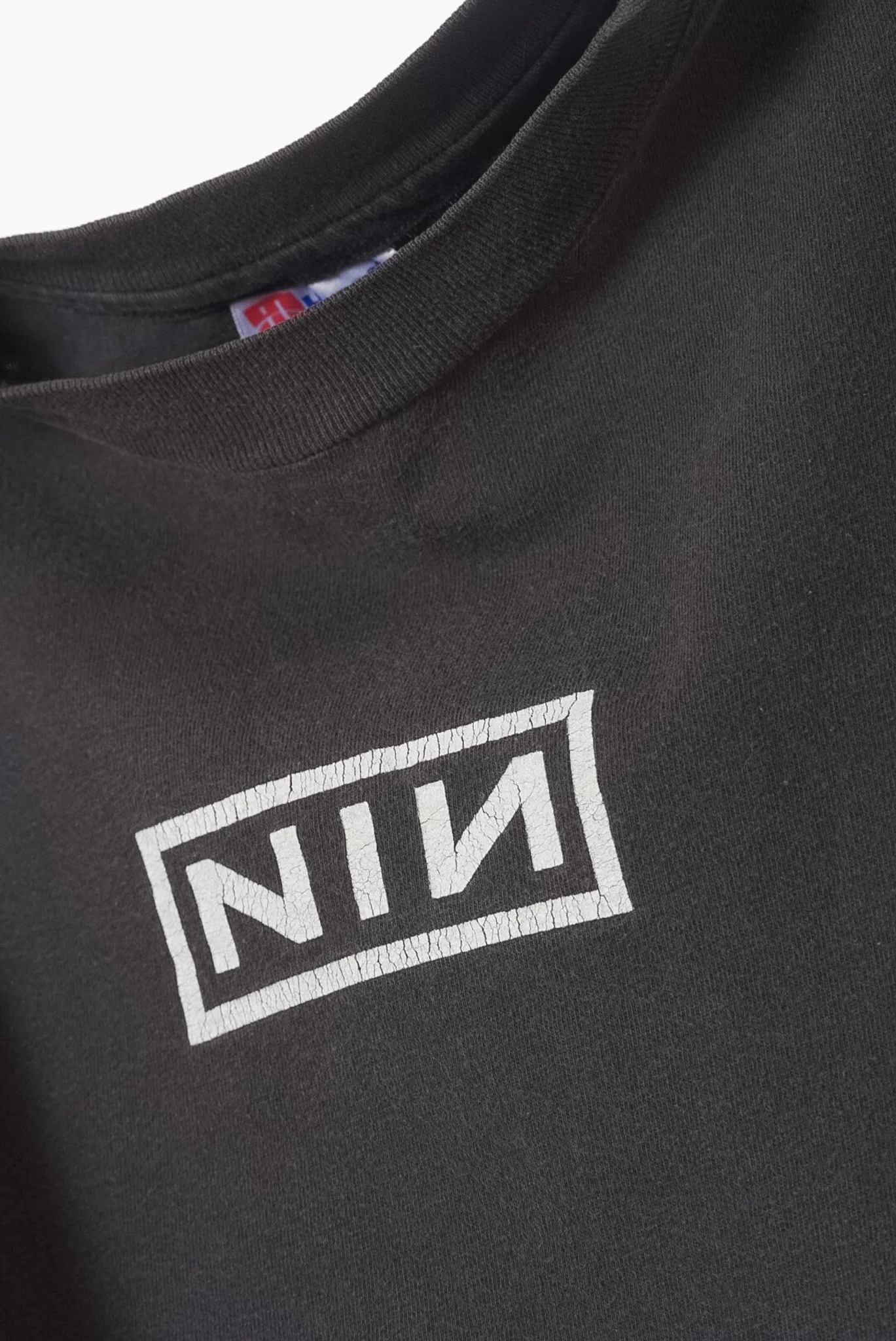 nin long sleeve-04.jpg