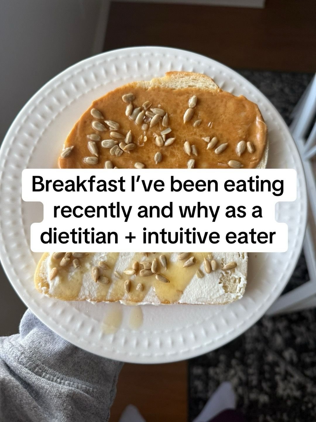 Breakfast I&rsquo;ve been eating recently and why 🍞🍳🥑
.
There&rsquo;s a common theme I notice for most of us when it comes to breakfast 

1️⃣ Many of us don&rsquo;t feel hungry in the morning, but even a small breakfast can help your energy levels