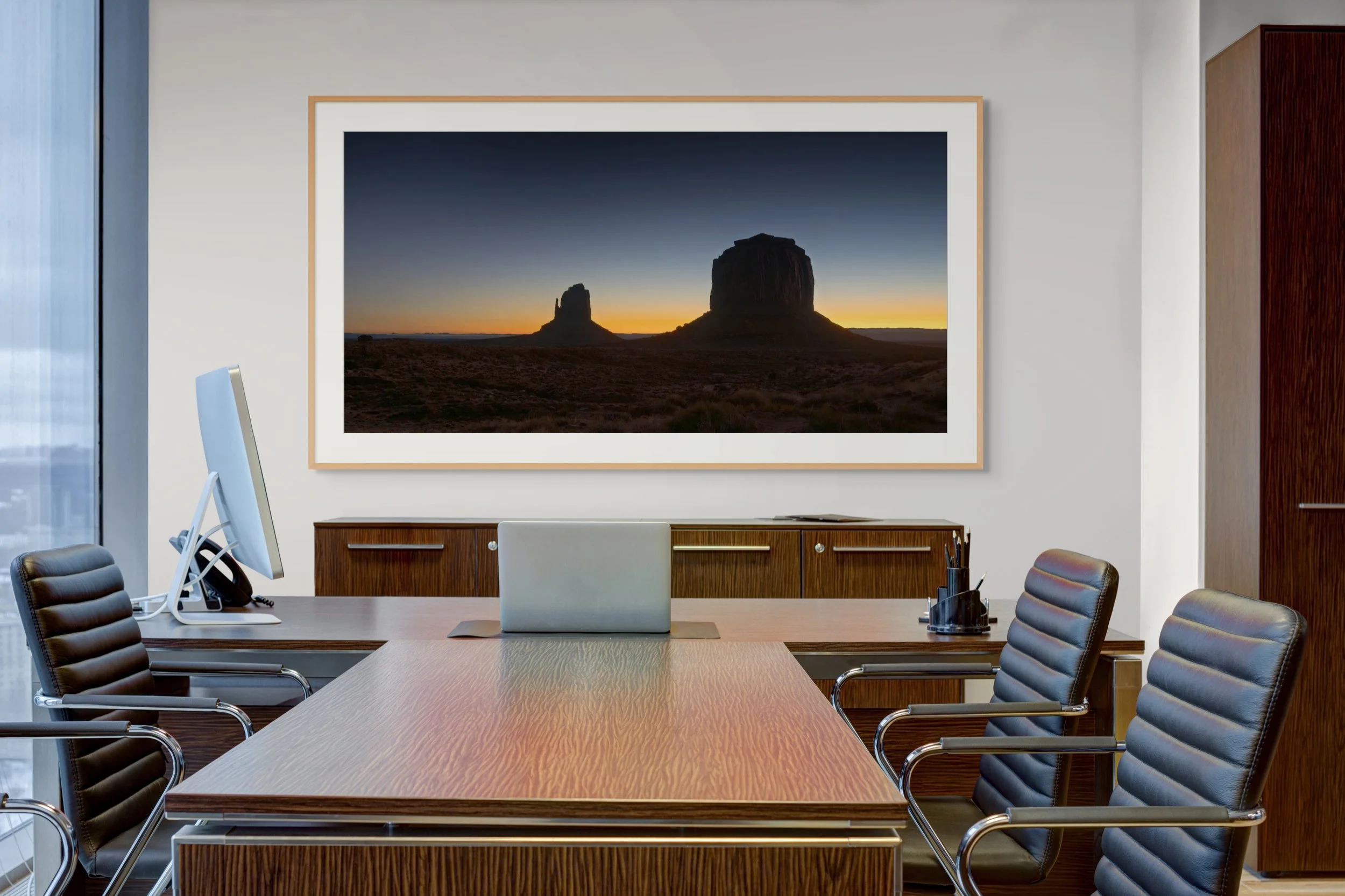 CW00603-Monument-Valley-Dawn-2025-office.jpg