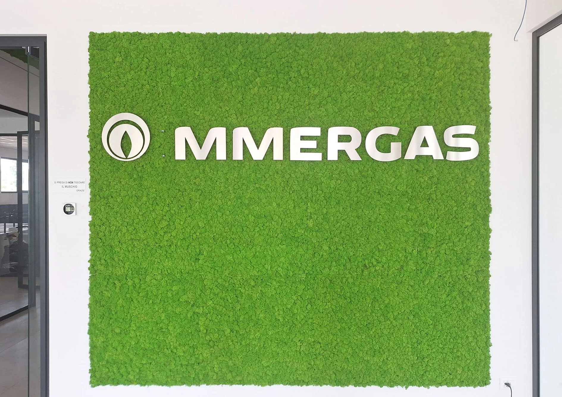 03_parete verde_PadovaGas_bado office.jpeg