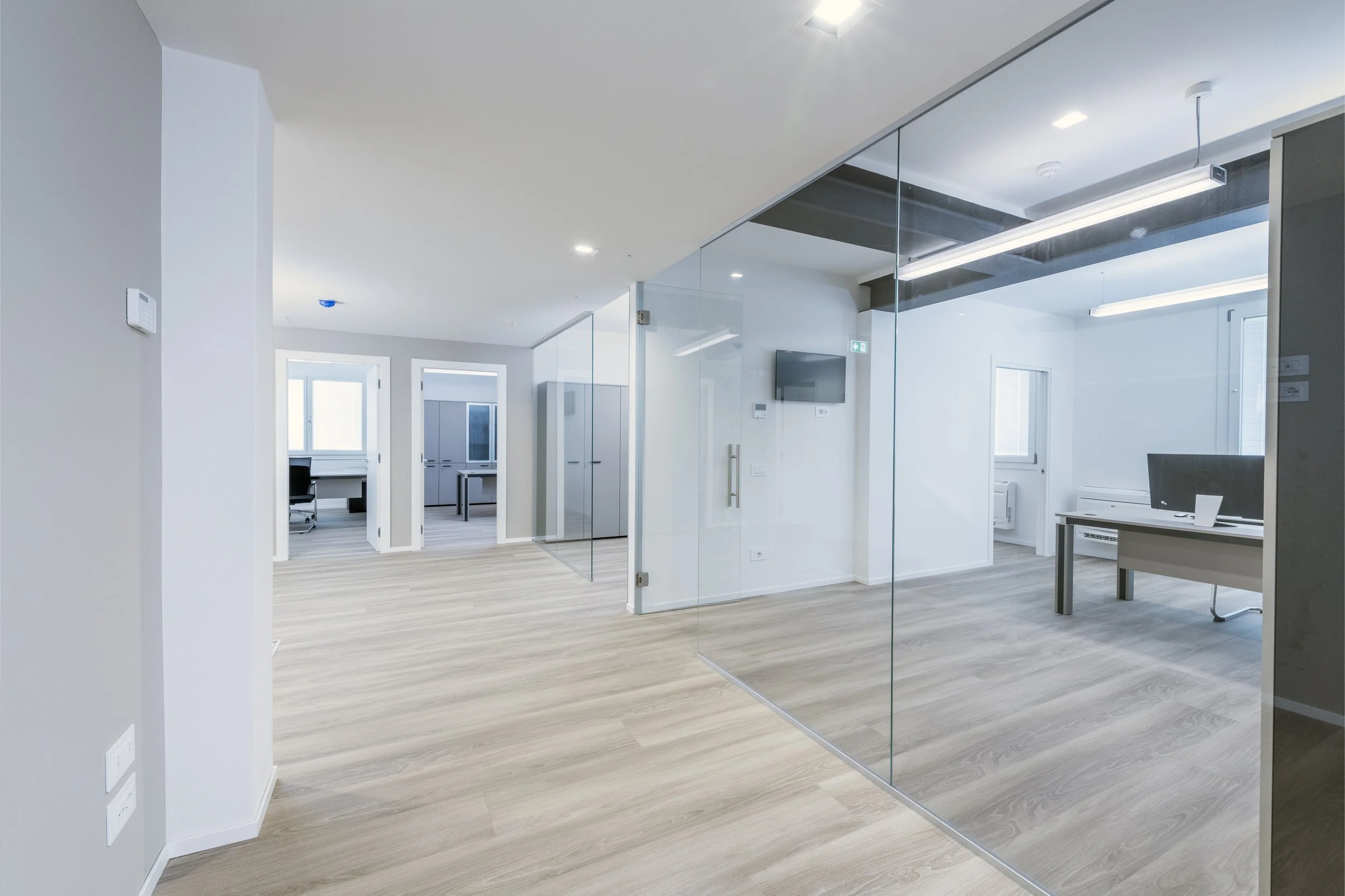 06_parete vetrata no profili.jpg