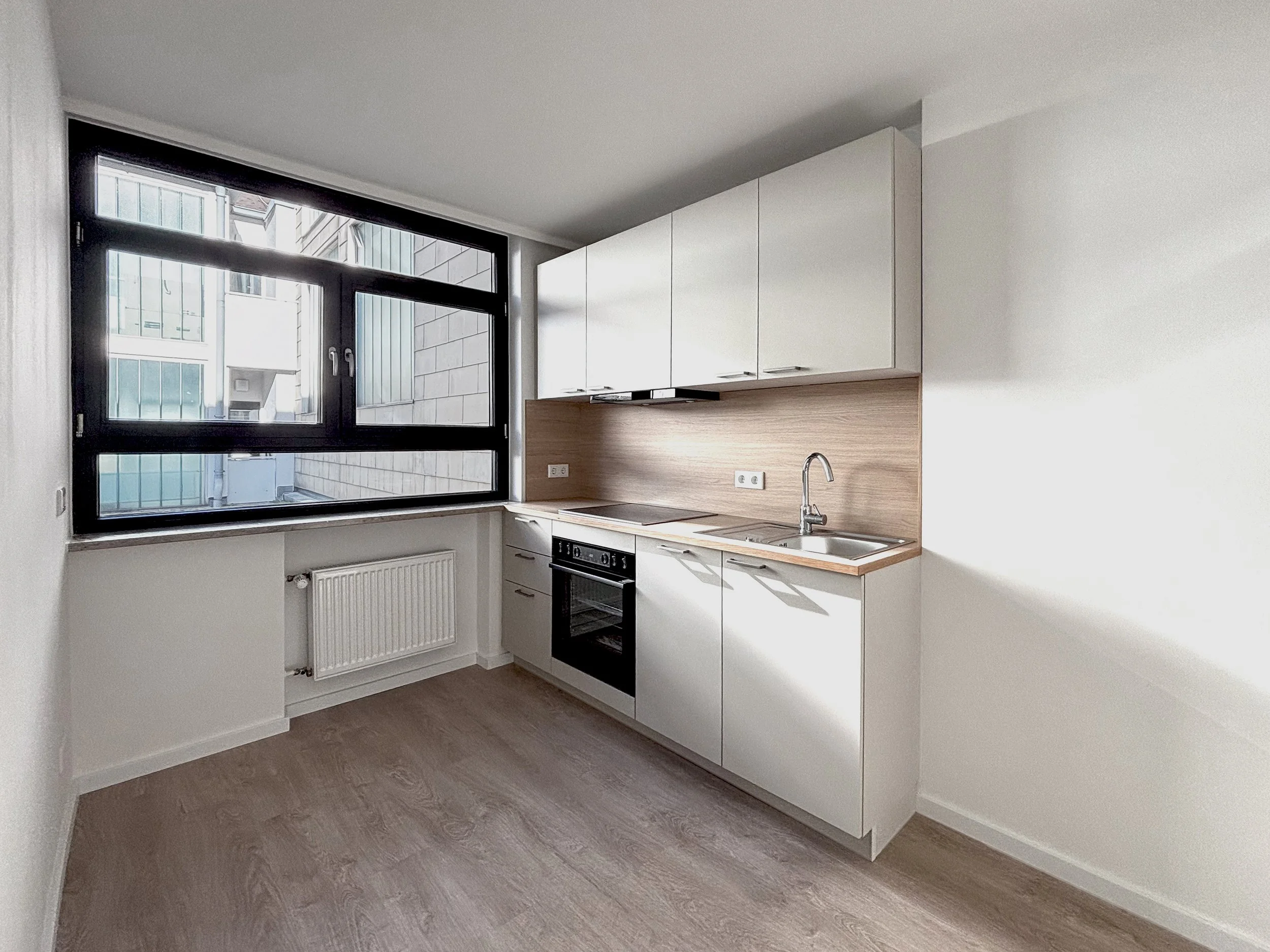 Frauengasse Küche 1 04112025.jpg