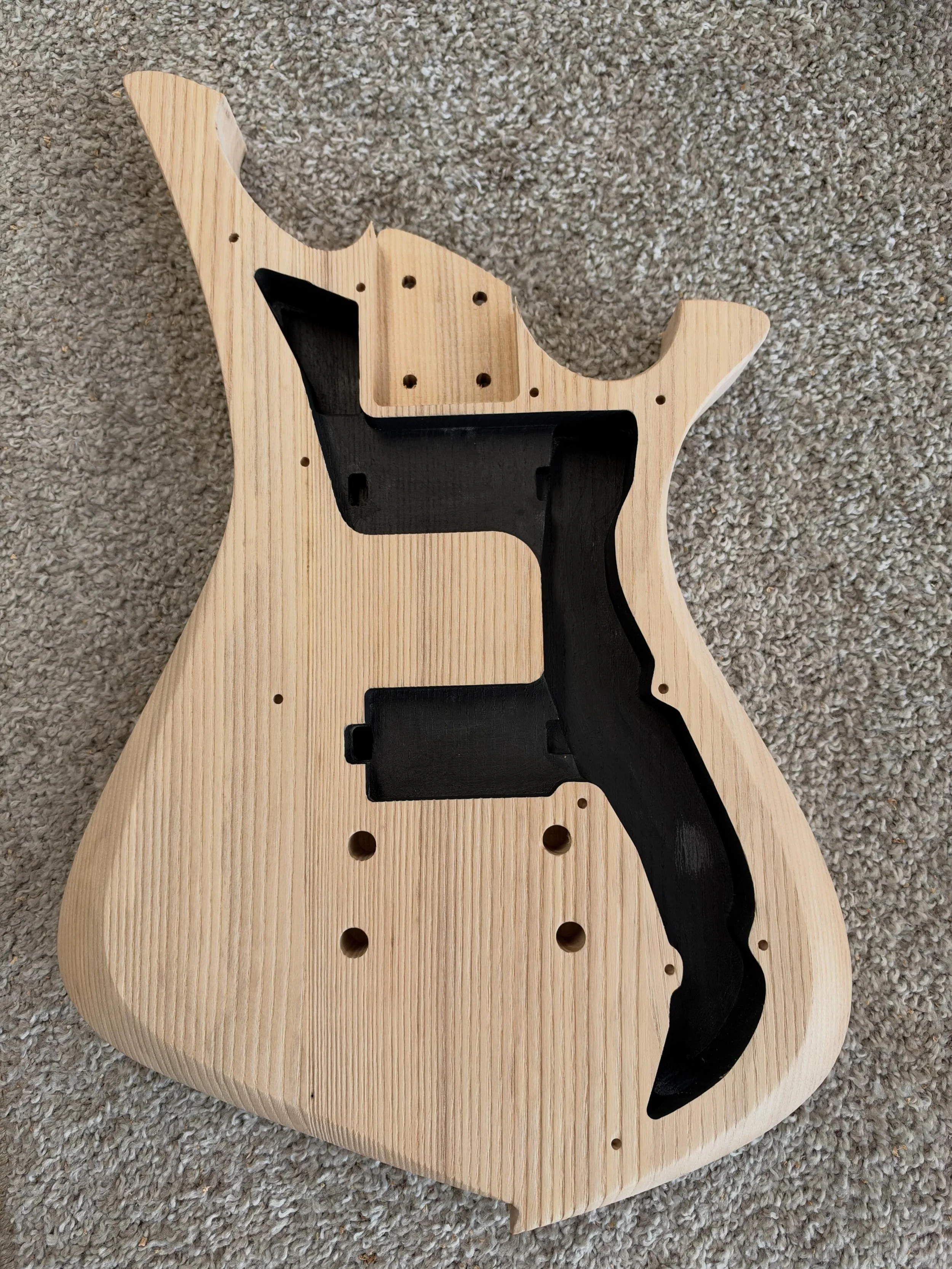 I haven&rsquo;t put a Tune-a-Matic on a DB since the very first one I built. Excited to do another one!

What bridges are y&rsquo;all into these days? T-a-M? Fixed? Floyd? &hellip;Evertune? 

This will be getting a matte silver metallic finish, but i