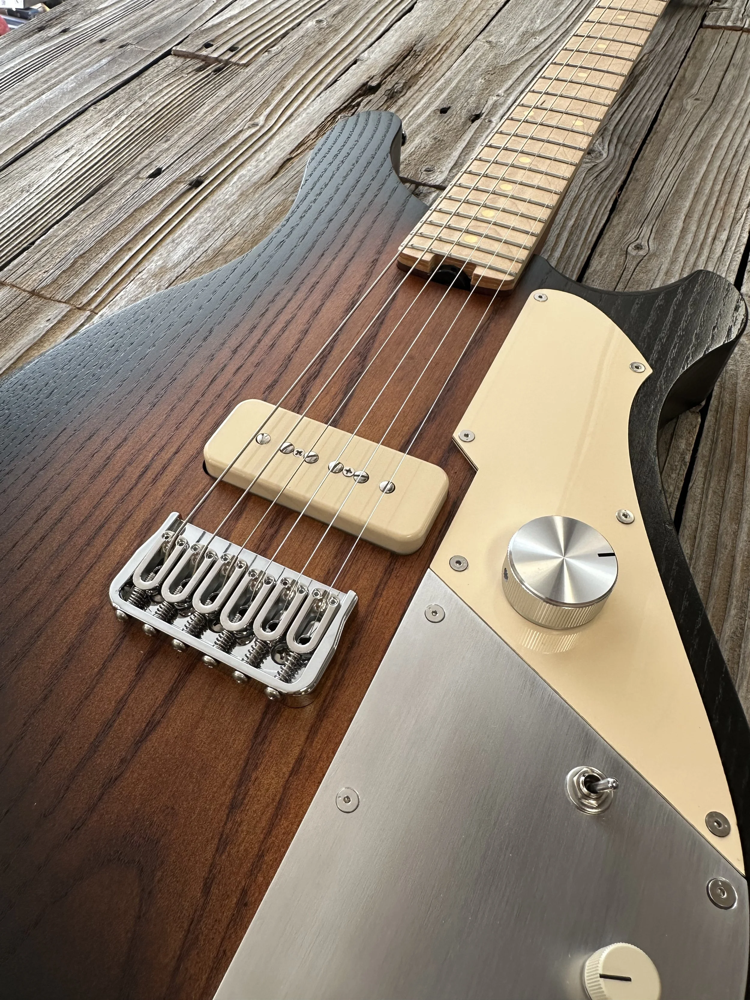 QST Guitar