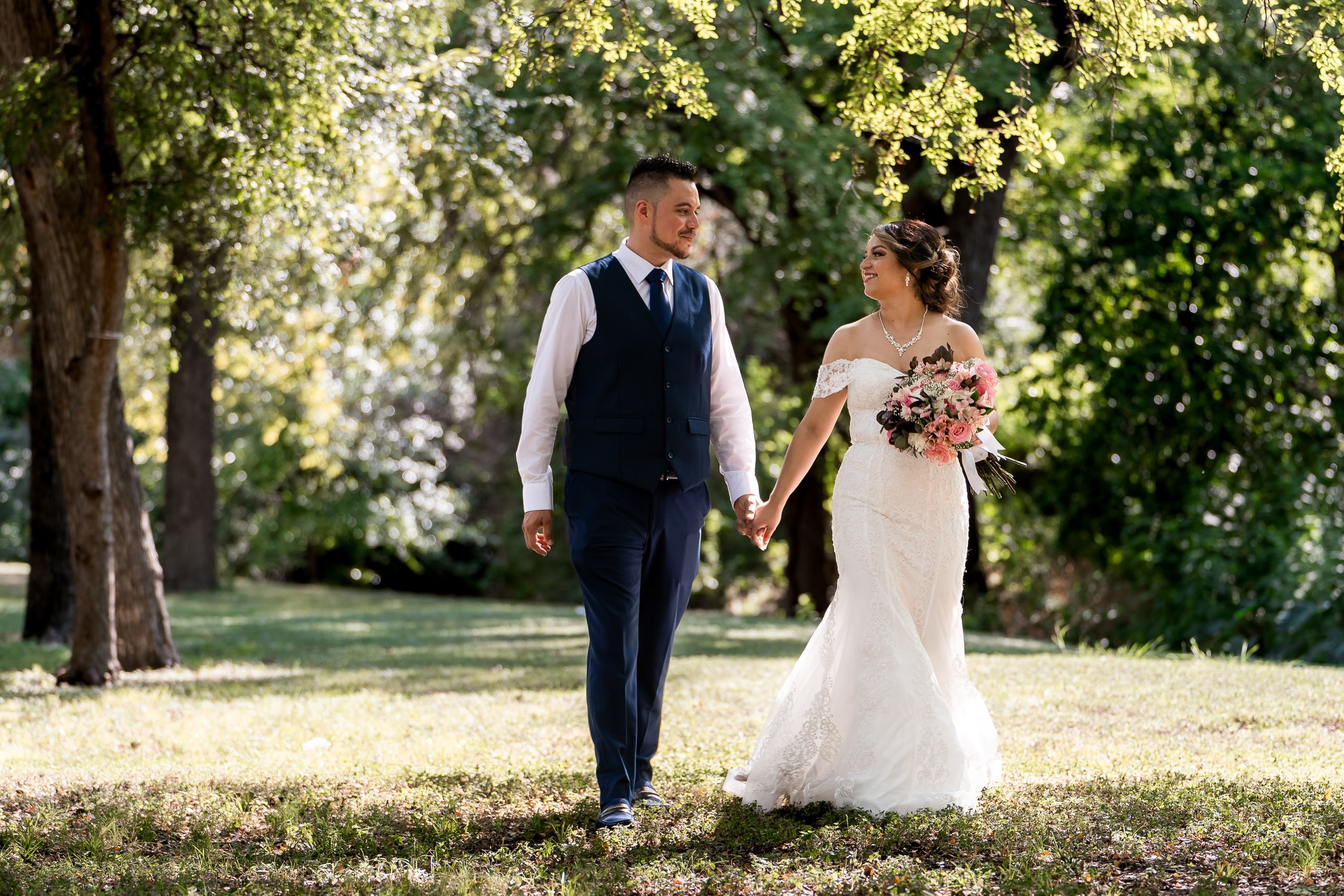 Antonio Martínez photography 

Wedding, engagement , event , quinceañera photographer in Fort Worth , Texas 

Antonio Martínez photography 