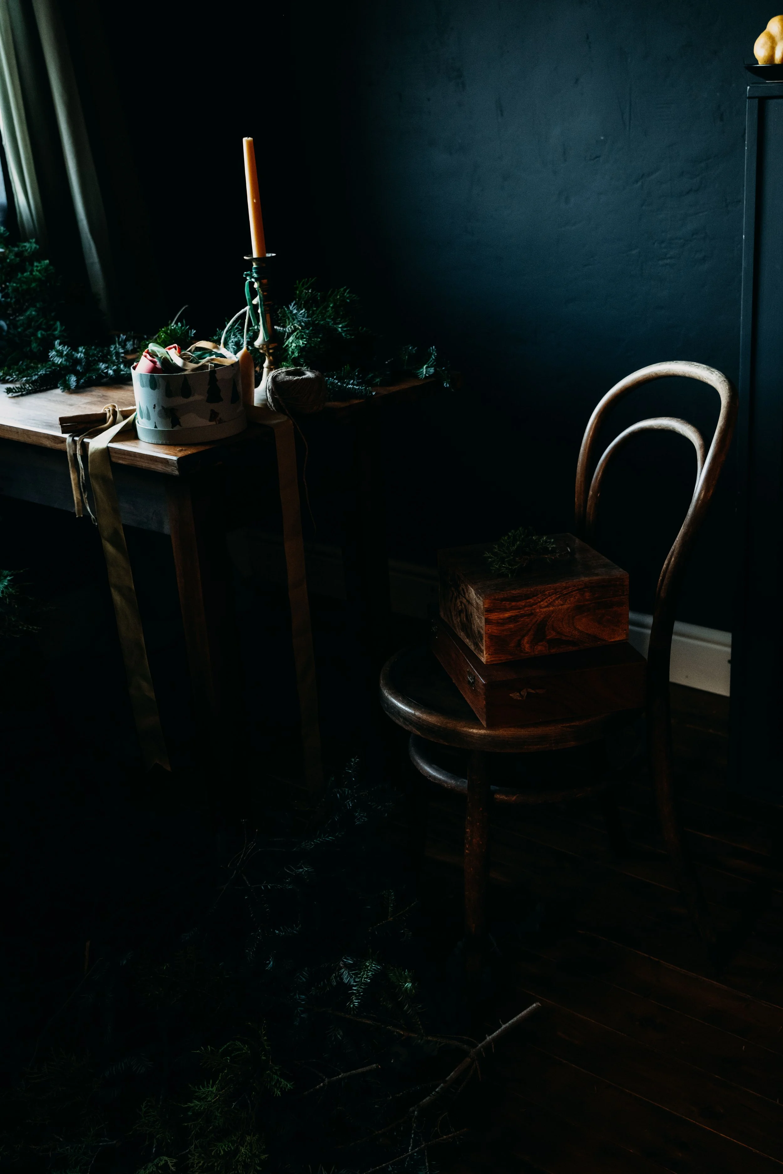 A cozy Christmas workshop idea
