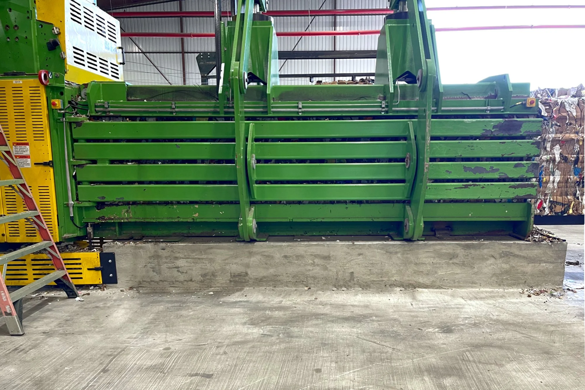 WM Brittmoore Machine Platform 04 Baler.jpg