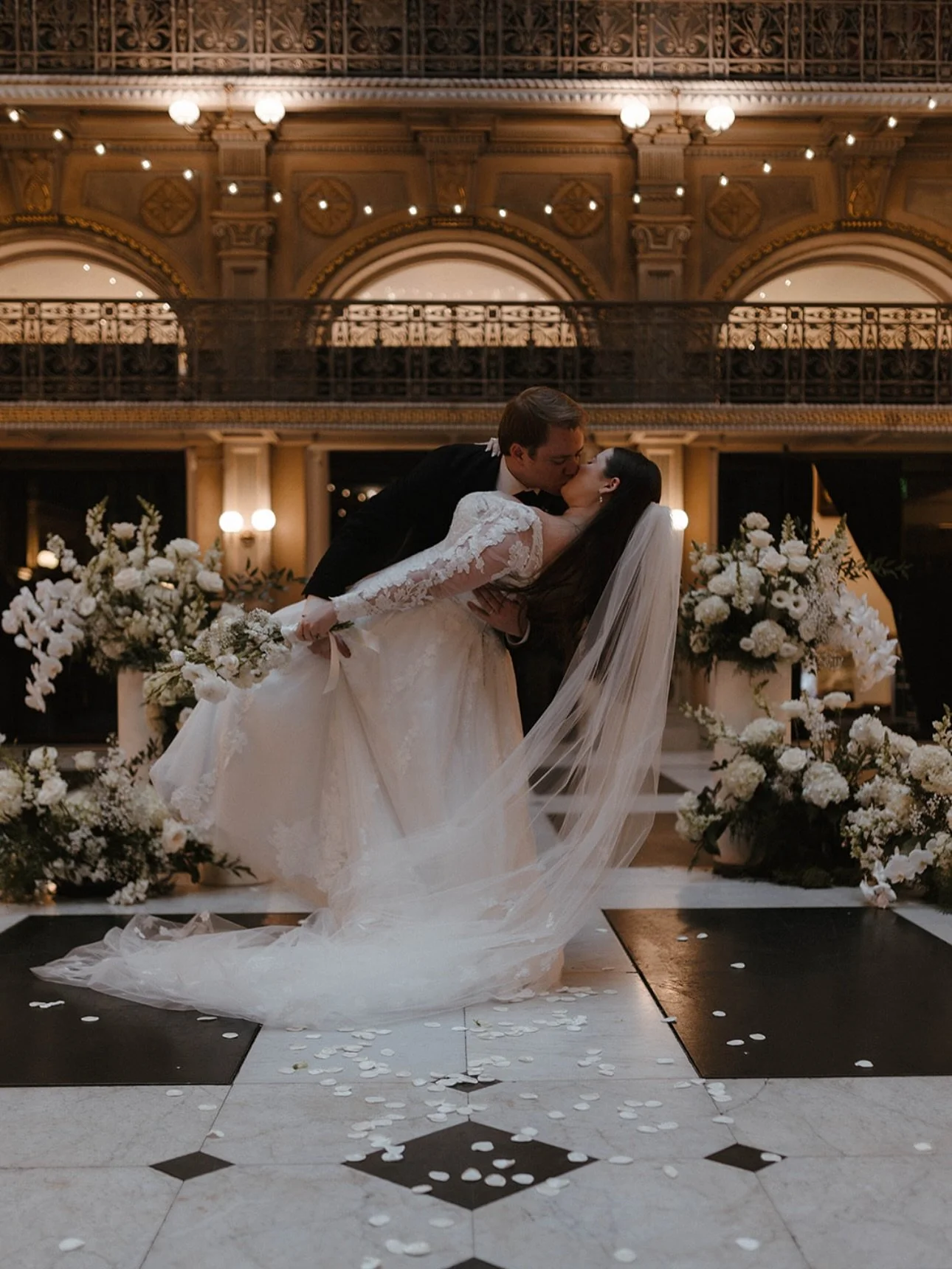 Let me tell you, the @georgepeabodylibrary has never looked so good 😍😍😍 @madisonsuebarnes and Gabe really leaned into having a wedding that was so reflective of not only their personalities but their love story. Classical preppy with a love of lit