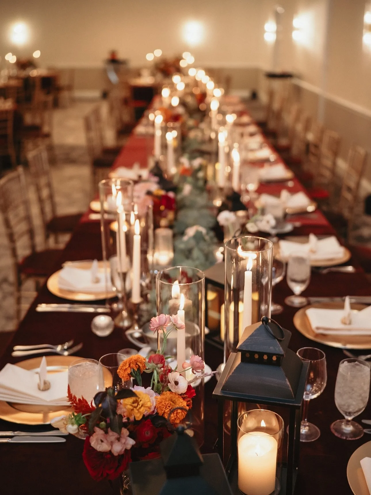 A huge congrats to @emredd1992 and Brian on there fabulous fall wedding! It was a little rainy out but that just made their love shine brighter. She was inspired by old town Alexandria&rsquo;s glowing street lanterns and historic brick homes when we 