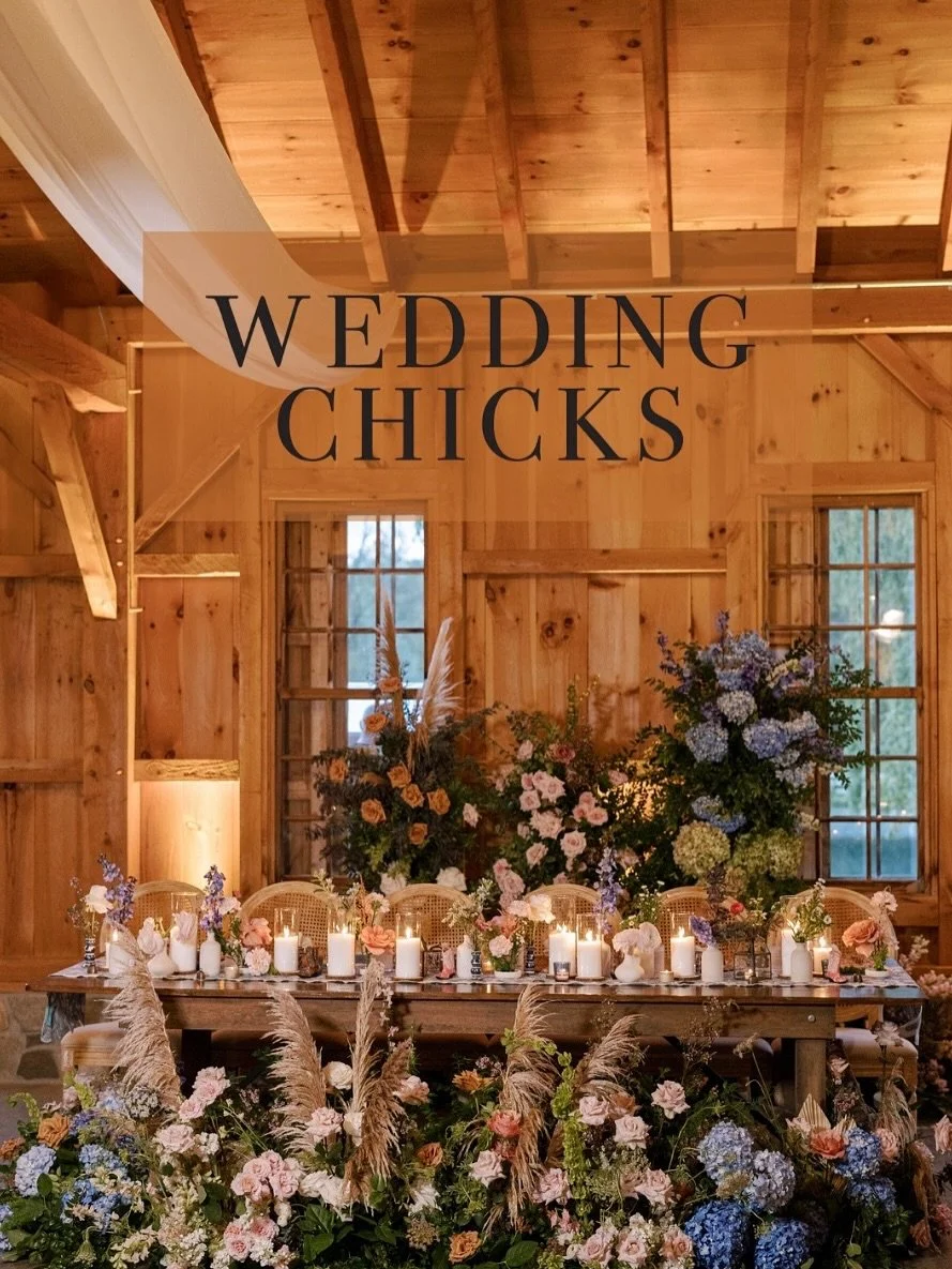 What a HUGE honor to be featured in @weddingchicks for this western chic vow renewal! 🤩🤩🤩 

We infused bold, whimsical flowers and girly floral prints with cowhides and cowboy hats and it was a perfect fusion of cowgirl meets glamour! What do you 