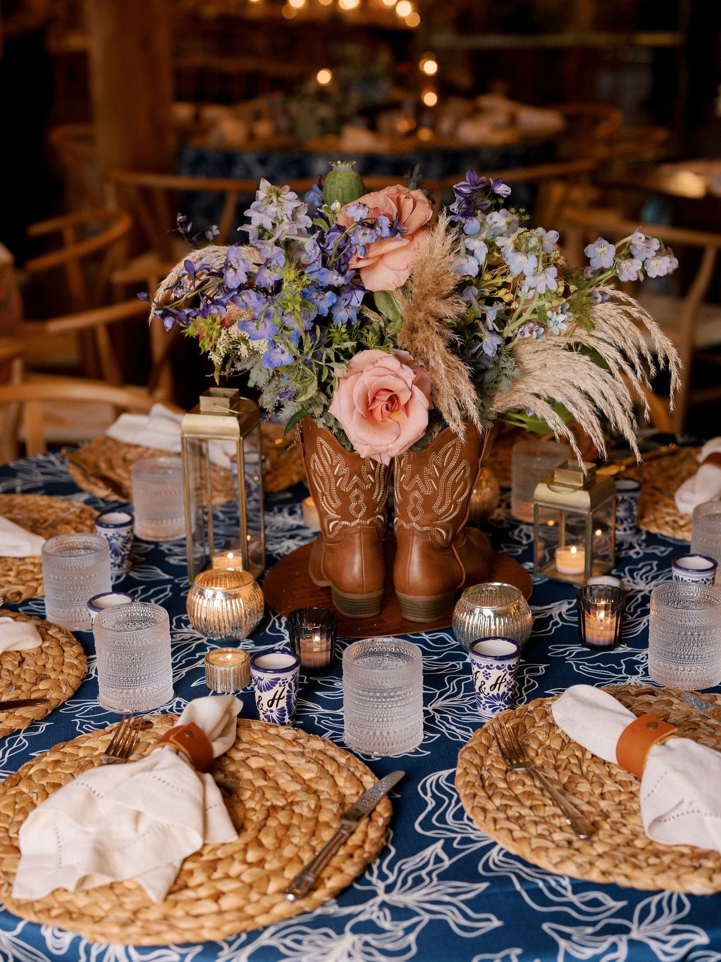 Tablescape don&rsquo;t need to be cookie cutter! In fact, it&rsquo;s so much better when they&rsquo;re NOT! Having multiple table scapes with different linens or different place settings or even different centerpieces make for a unique wedding with a