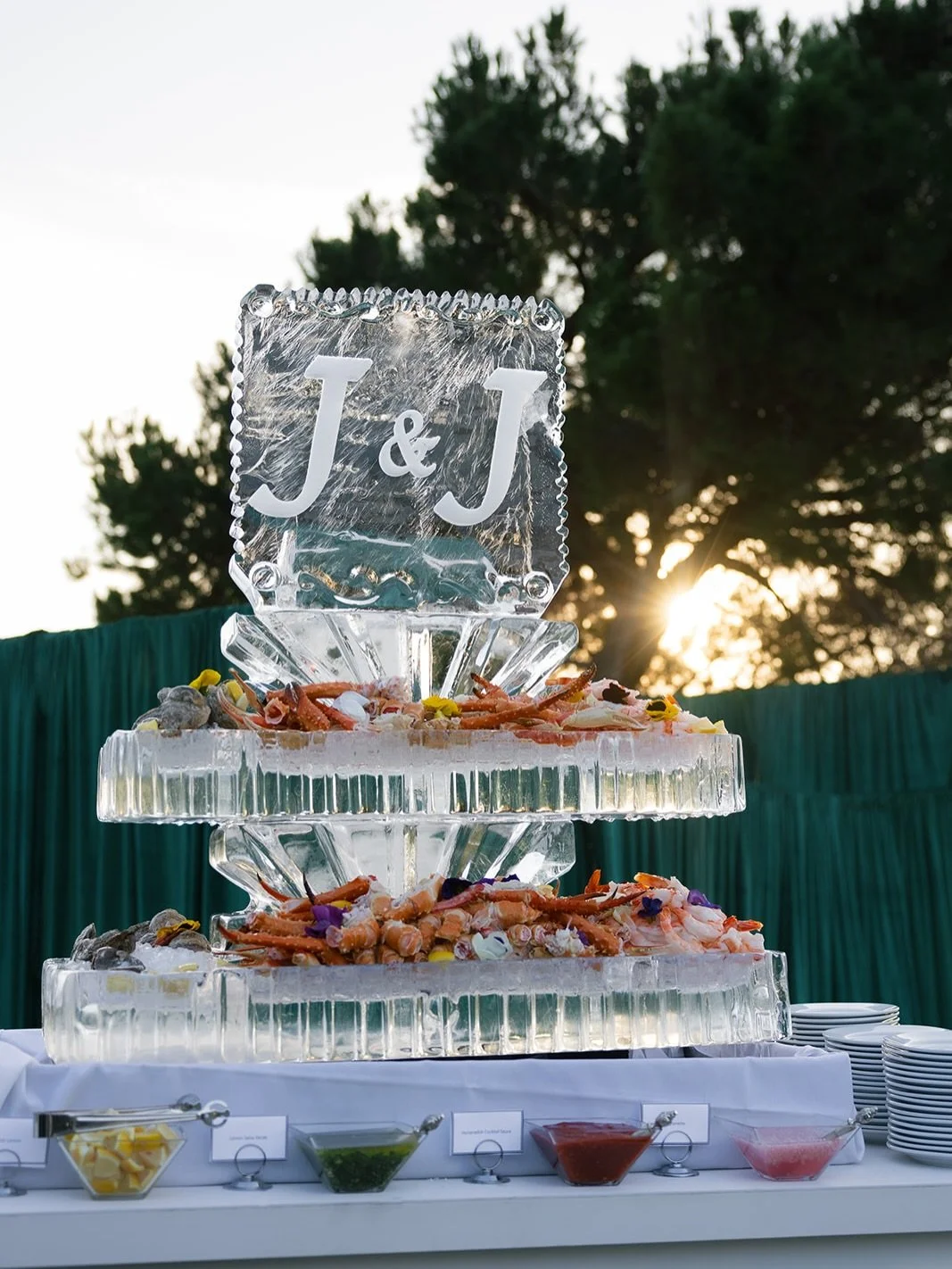 How many ice sculptures are too many for one wedding?! The limit does not exist! Caviar, raw bar and luge become a statement piece when they are surround by ice 🧊

Planner: @lizzienobleevents 
Catering: @laspicecatering 
Band: @westcoastmusicevents 