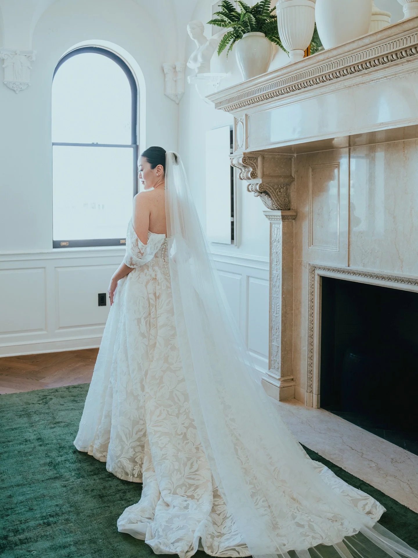 The Riggs never looked so good thanks to Cassandra and Dean&rsquo;s gorgeous wedding! It was filled with so much love, laughter and of course killer dance moves! 💃🏼🕺 Cheers to happily ever after 🍸

Planner: @lizzienobleevents 
Venue: @riggshotel 