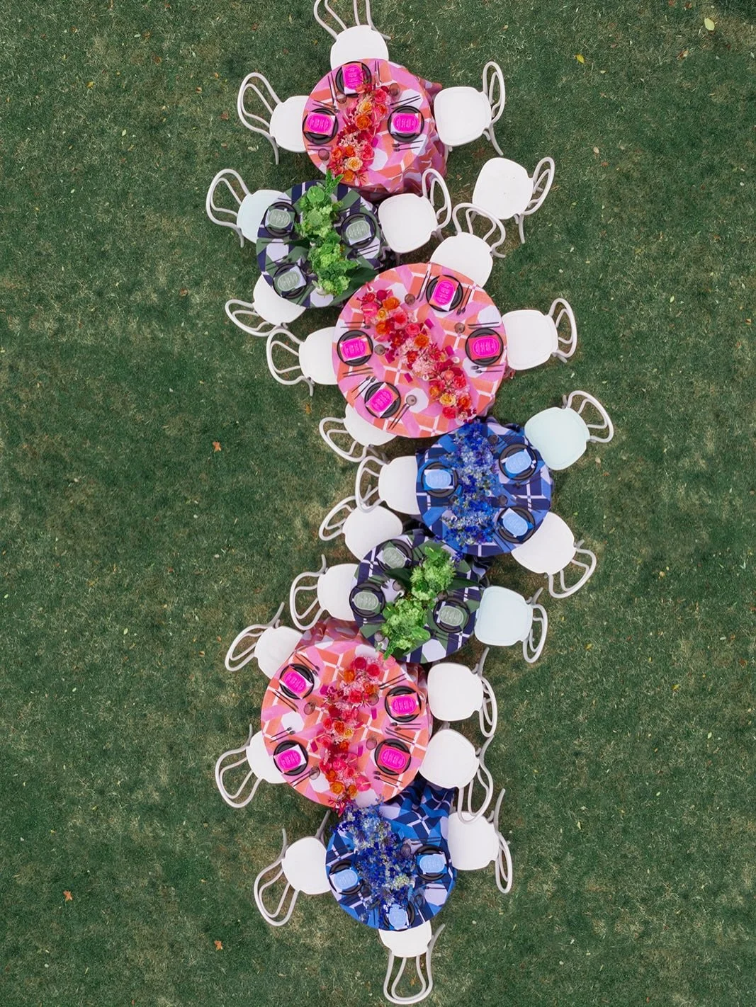 Spring is here and we are LIVING for all of the color! 🌈 I&rsquo;m a more is more type of planner and I don&rsquo;t think you can ever have too much color if you do it correctly. 

In this world of social media we are so lucky to have endless inspir