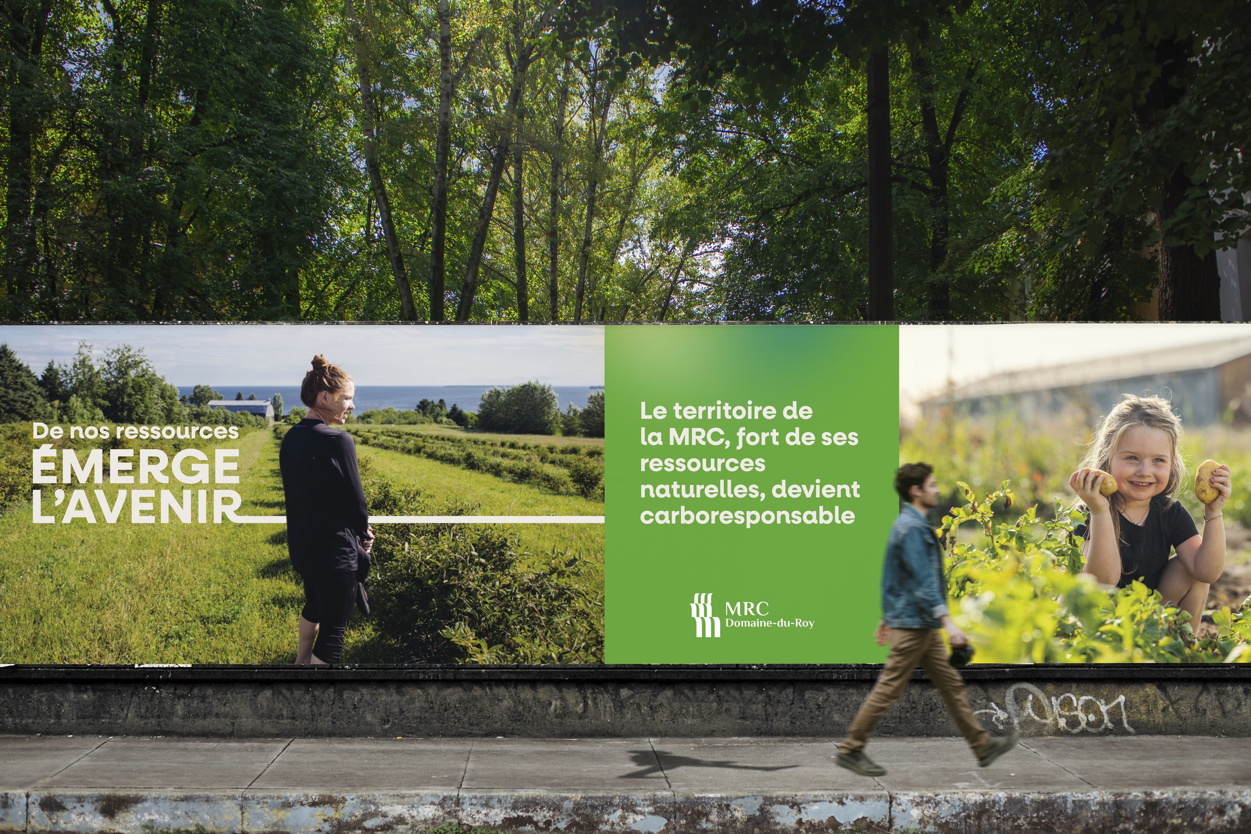 5-Billboard Mockup 2 copie.jpg