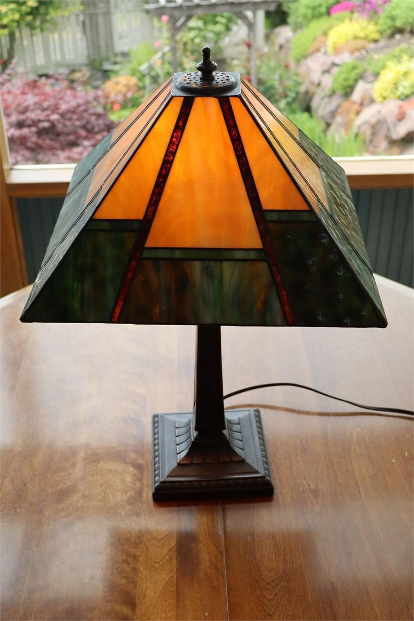 tiffany, stained, lamp, lampbase, tiffany style, rare, vtg, fun, vintage, memorabilia, kitschy