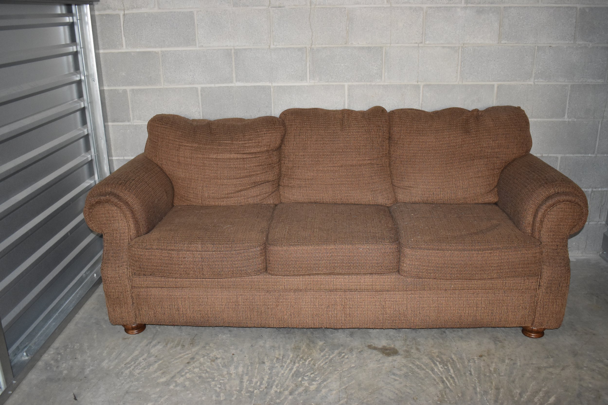 cheap, shabby chic, furniture, couch, starter couch, cloth, fabric