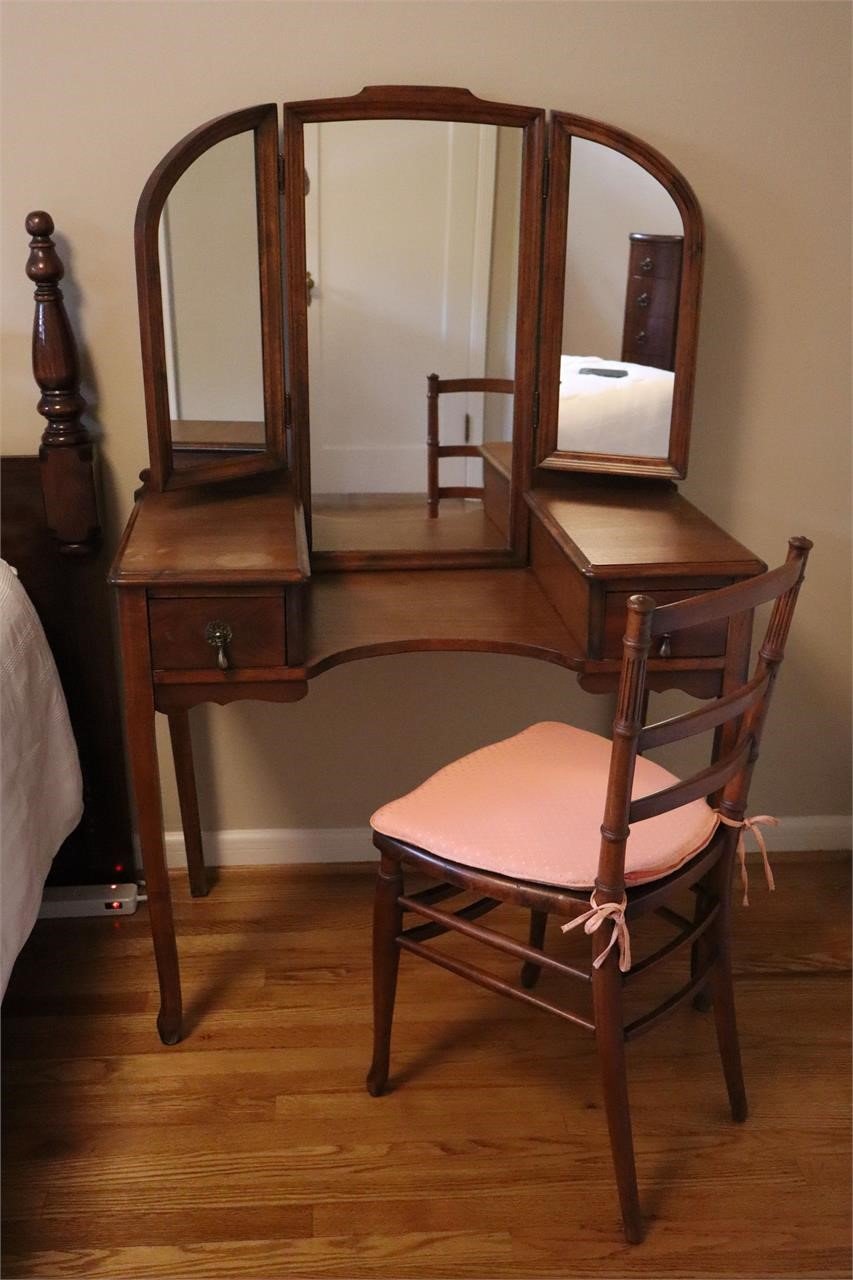 Antique vanity with trifold mirror