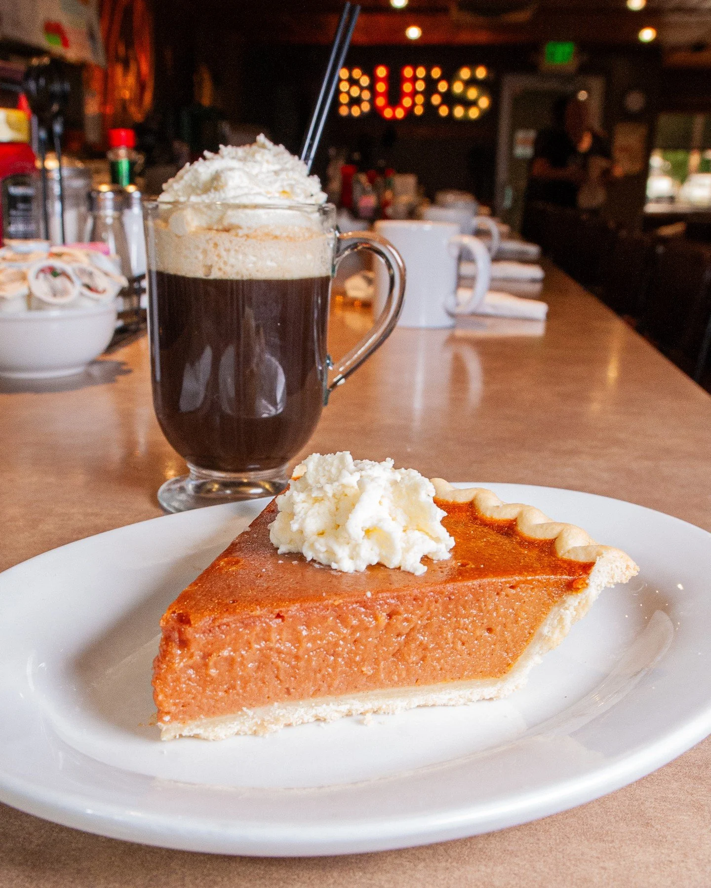 Something sweet with a little spirit to ease into the weekend. Pumpkin pie and Peppermint Coco with a kick, anyone? 🍃
