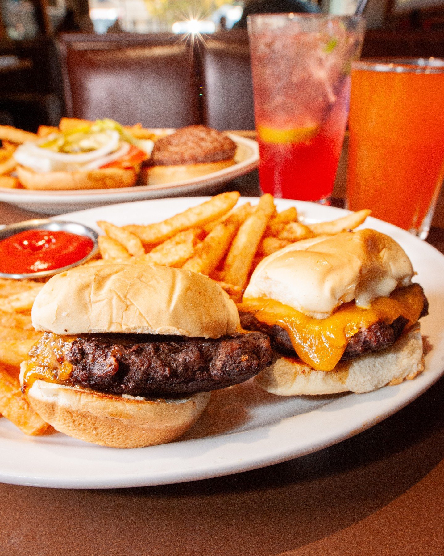 Tuesday, Tuesday, Tuesday!⁠
⁠
Buy a regular entr&eacute;e and the little one eats free 🍽️