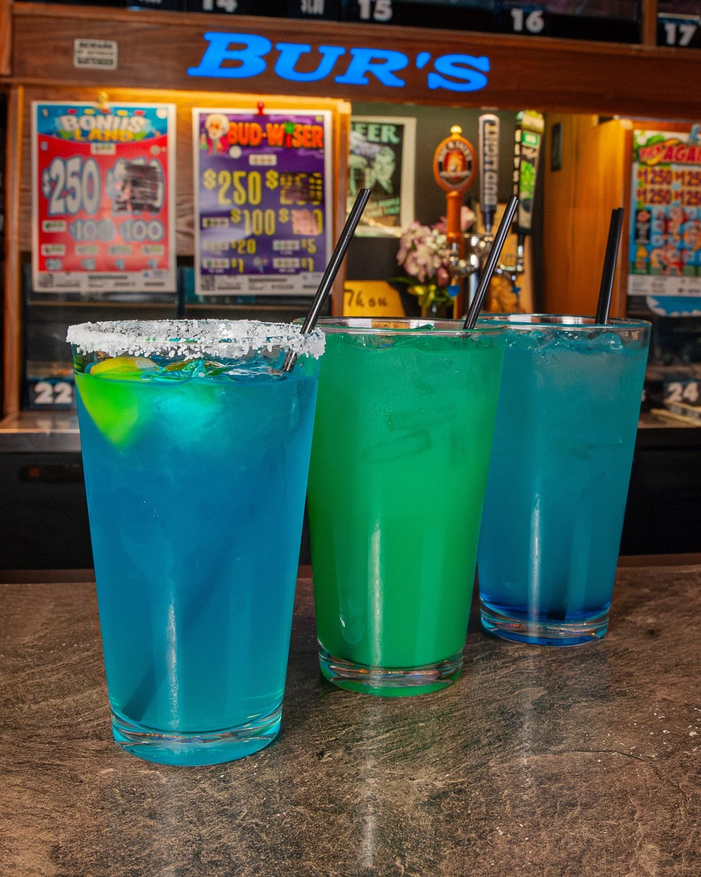 Check out our Rally Cocktails! Perfect to sip while we catch the M's games this weekend ⚾️✨️⁠
⁠
💙 Electric Blue - Grey Goose Rogue Berry, blue cura&ccedil;ao, ⁠
lemonade⁠
⁠
💚 Hometown Hero - Grey Goose Rogue Berry, blue cura&ccedil;ao, ⁠
pineapple 