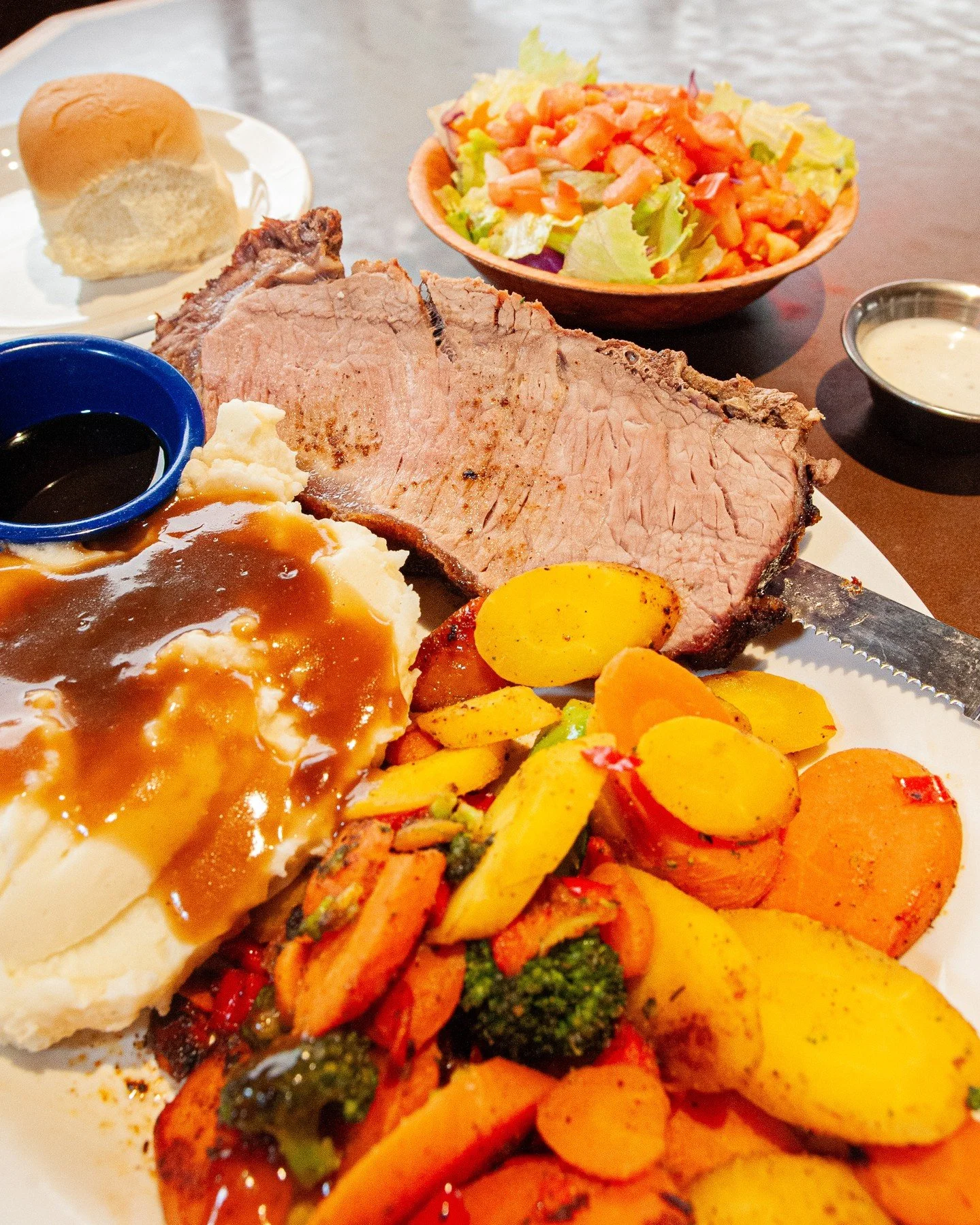 TGIF, and what a beautiful Friday it is! Lookin' good, Lakewood!⁠
⁠
We serve up Prime Rib every Friday and Saturday!. Come on by and enjoy a 10 oz hand-cut prime rib with horseradish and au jus, served with your choice of baked or mashed potatoes, ho