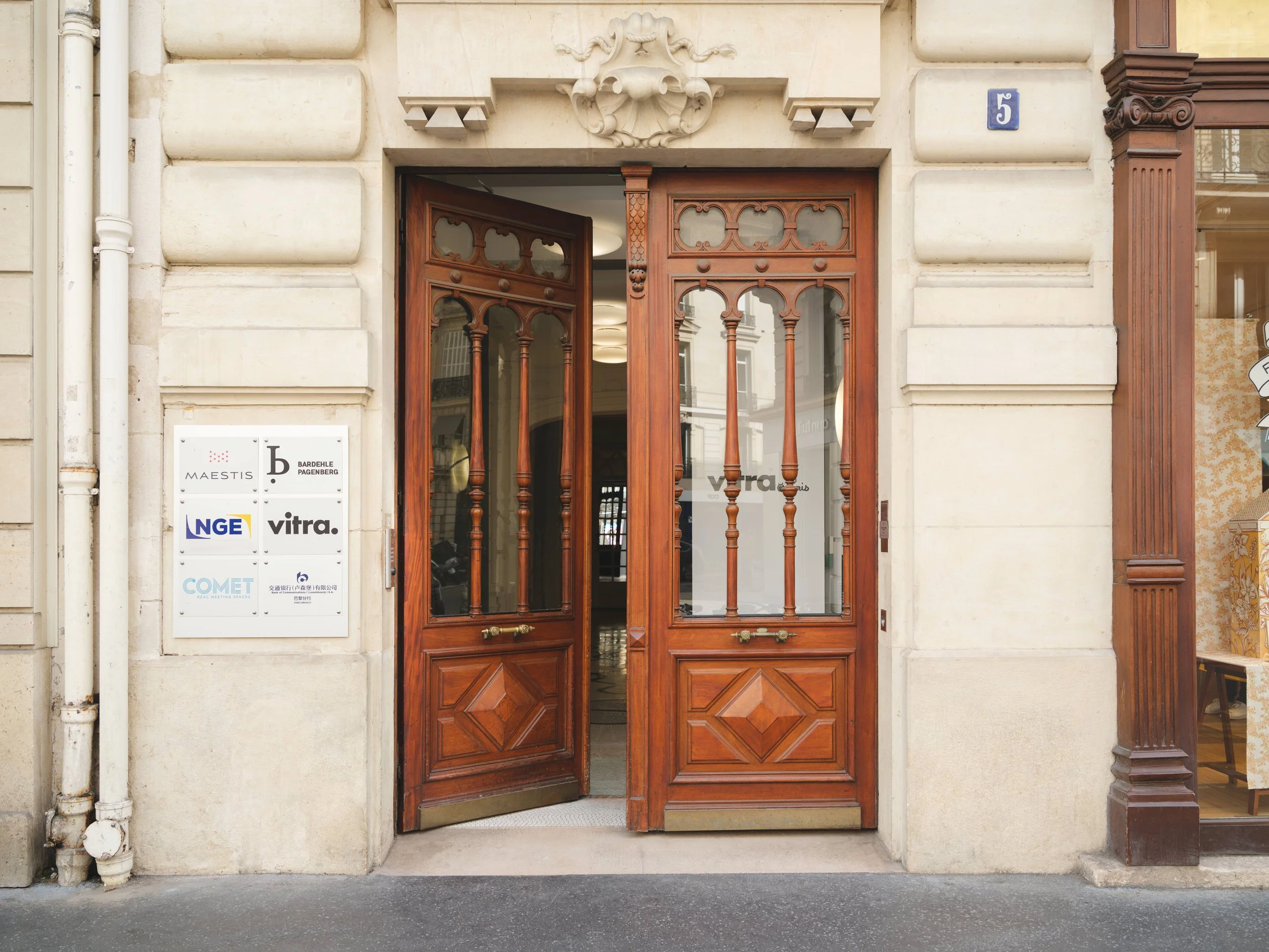 Vitra_Paris_Showroom_Clemens_Poloczek-10.jpg