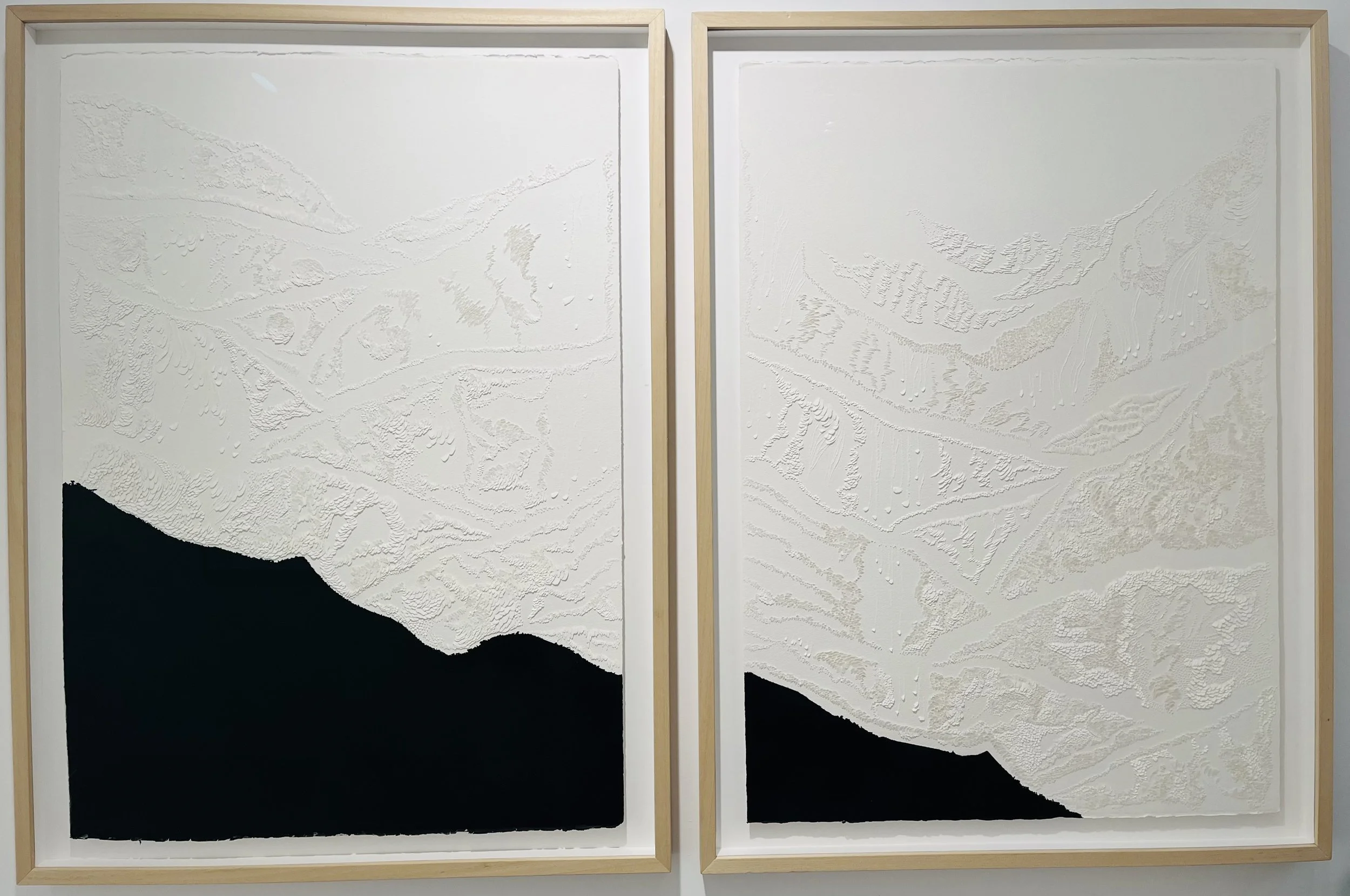 "Neige et Montagne" Diptych
2 x (119 x 88 cm)
Bas-relief and acrylic on paper (Private collection)