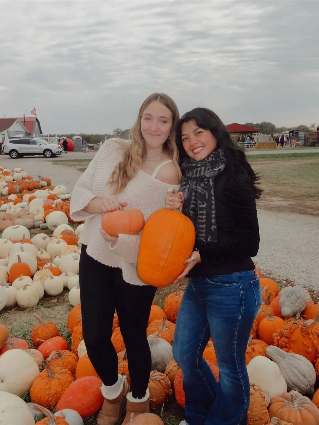 happy fall from panhellenic 🍁🎃✨

#sorority&nbsp;#sororitylife&nbsp;#panhellove&nbsp;#panhellenic&nbsp;#panhellenicpride&nbsp;#bsupanhellenic&nbsp;#ballstatesororities&nbsp;#ballstate  #ballstatepanhellenic #YouBelongWithUs #LifeisSweetInPHA #GoPanh