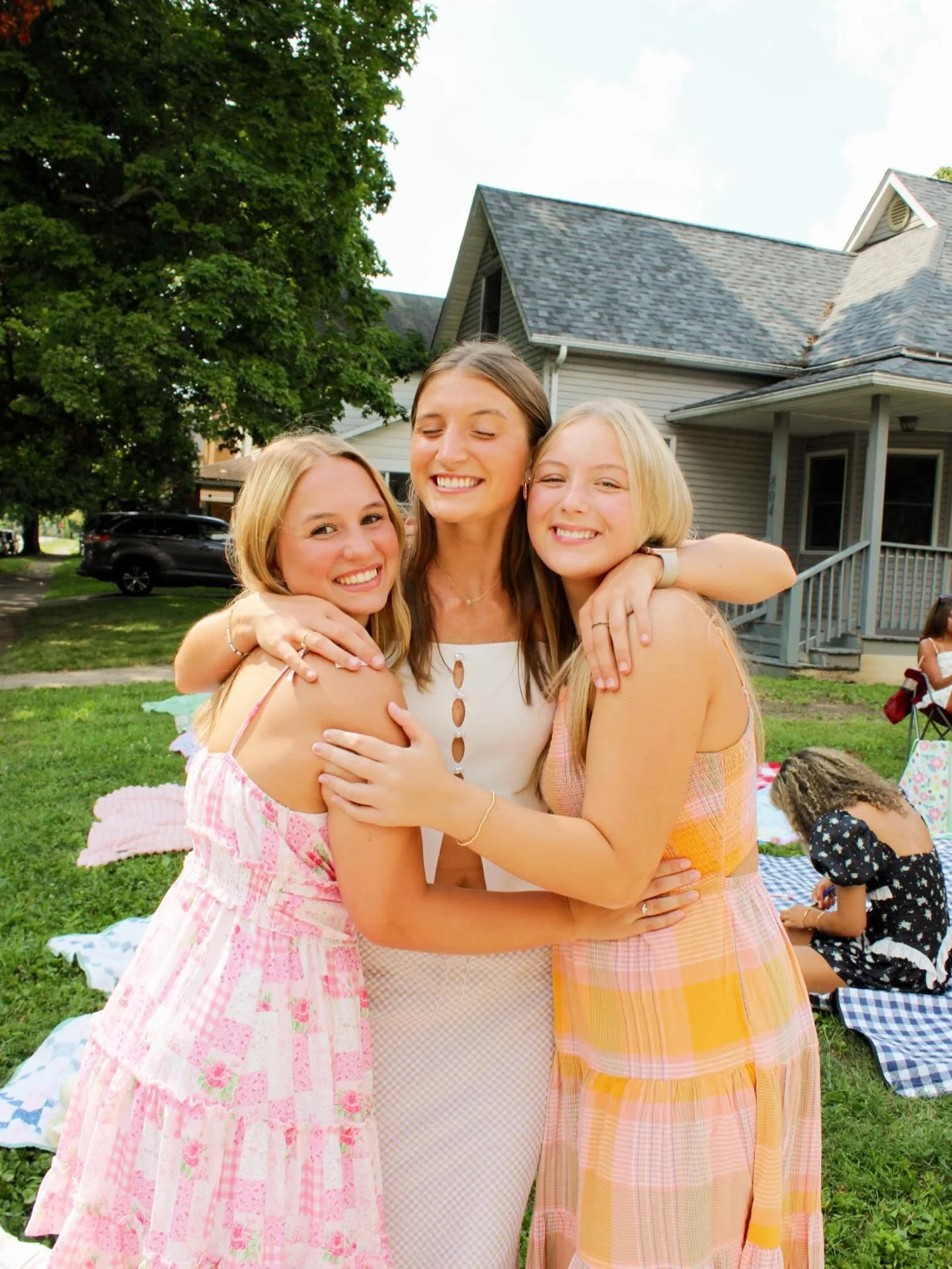 hug who you love 🫂 #pharchive