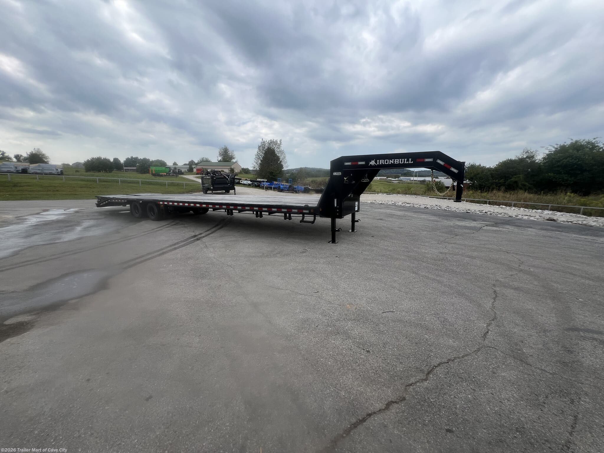 2023 IronBull 24GN (35'+5') GN Low Pro Deckover Trailer