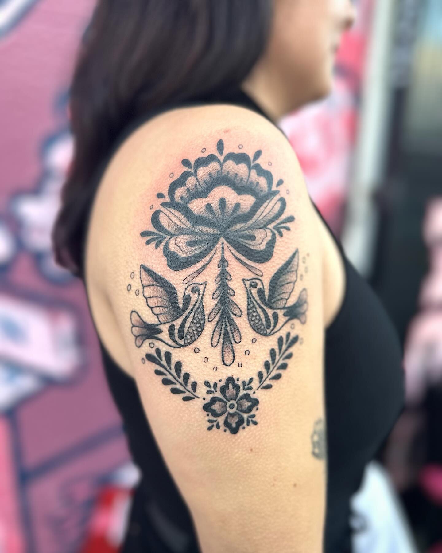 I looovveed doing this custom Talavera inspired piece! February books are open and thank you so so much to everyone who gets tattooed 🙏🥳
&bull;
&bull;
&bull;
&bull;
&bull;
&bull;
&bull;
&bull;
&bull;
#talaverapottery #talaveratattoo #blackandgreyta