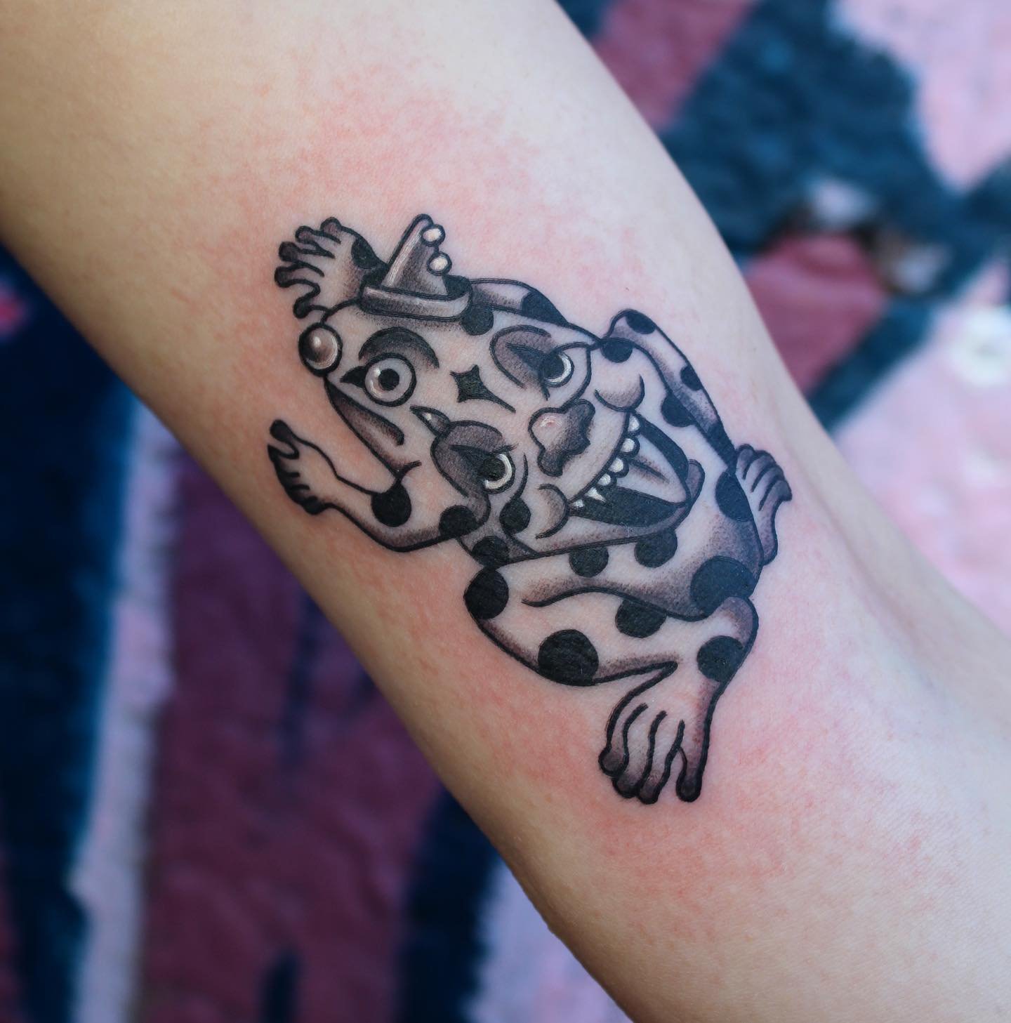 CROG (clown frog)

First one done from my clown flash! Available for bookings or discounted rates on May 18th @24thstreetstudiosf 

kehrmietattoos.com to book
✧ 
✧
✧
✧ 
✧ 
#tattoo #inked #tattoos #art #blackandgrey #sf #nyc #qttr #blackwork #horror #