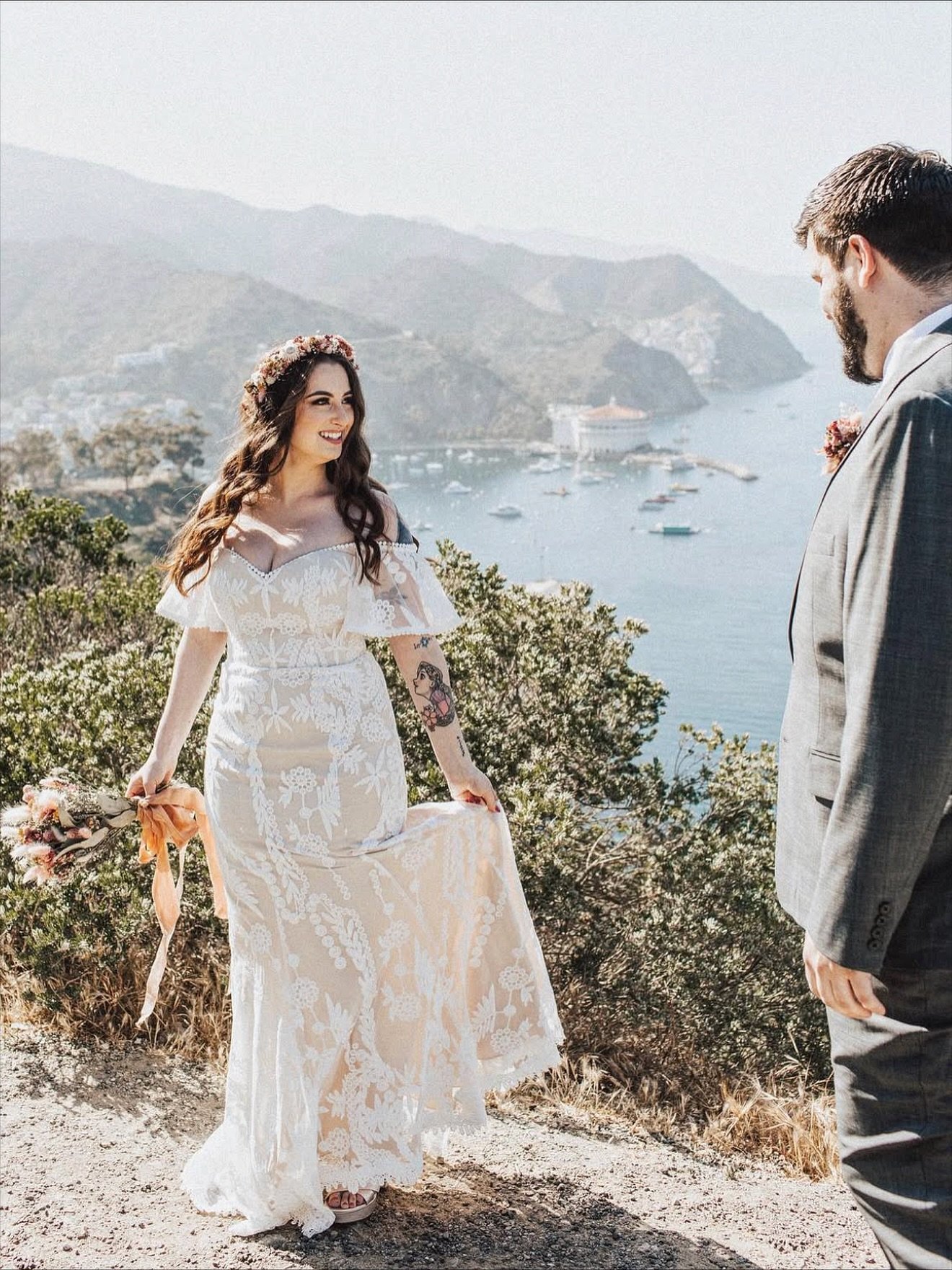 📍 Catalina Island | Wedding Makeup | Destination Bride

Photographer: @jesslivingphoto 
Makeup: @createdbycattmua 

Ever wondered what happens if your makeup artist doesn&rsquo;t show up on your wedding day?!
Now imagine that wedding is on an island