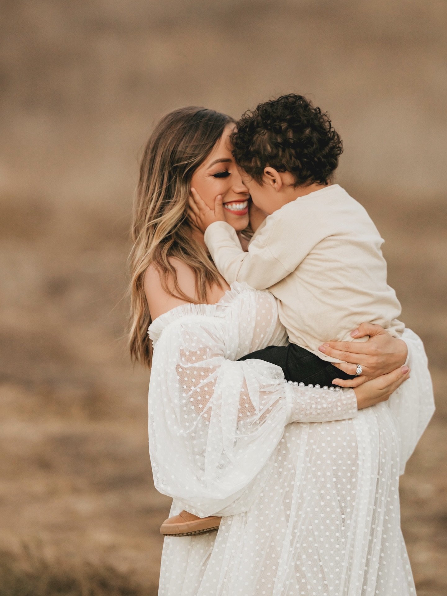 VENTURA COUNTY MAKEUP ARTIST | FROM BRIDE TO MAMA 

I did Cindy&rsquo;s bridal shower makeup
Then her Wedding Makeup
&amp; I&rsquo;ve been lucky enough to keep up for the moments that matter &hearts;️ Watching her family and her love story grow in fr