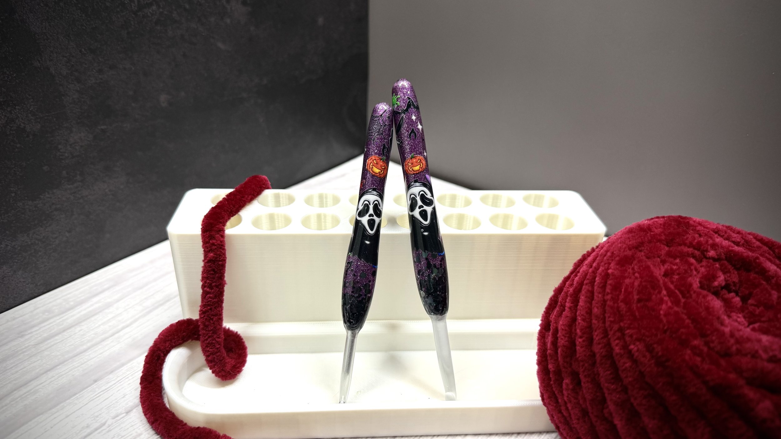 scream stitch halloween clover crochet hook.jpeg