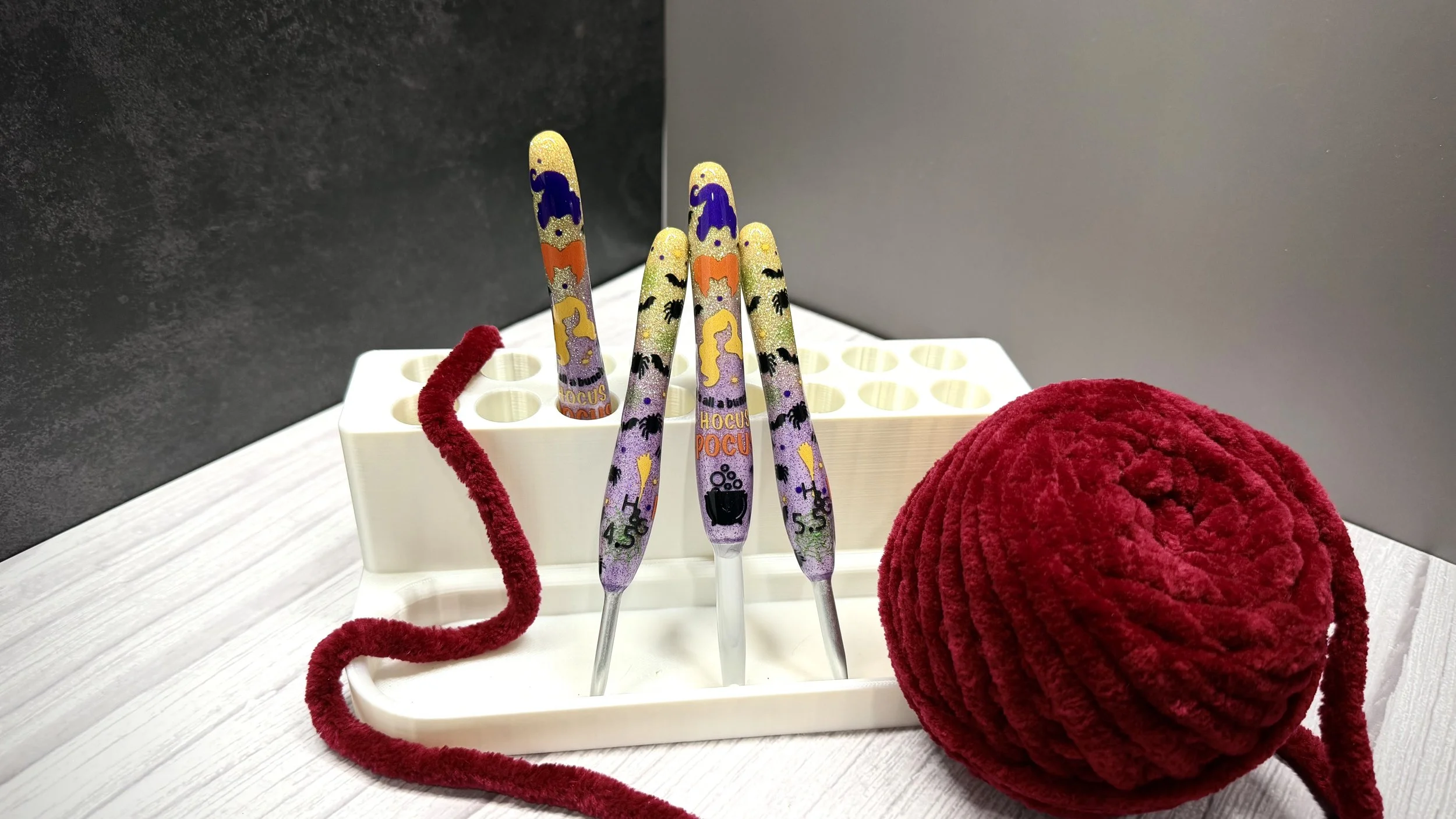 hocus pocus witches clover crochet hook.jpeg