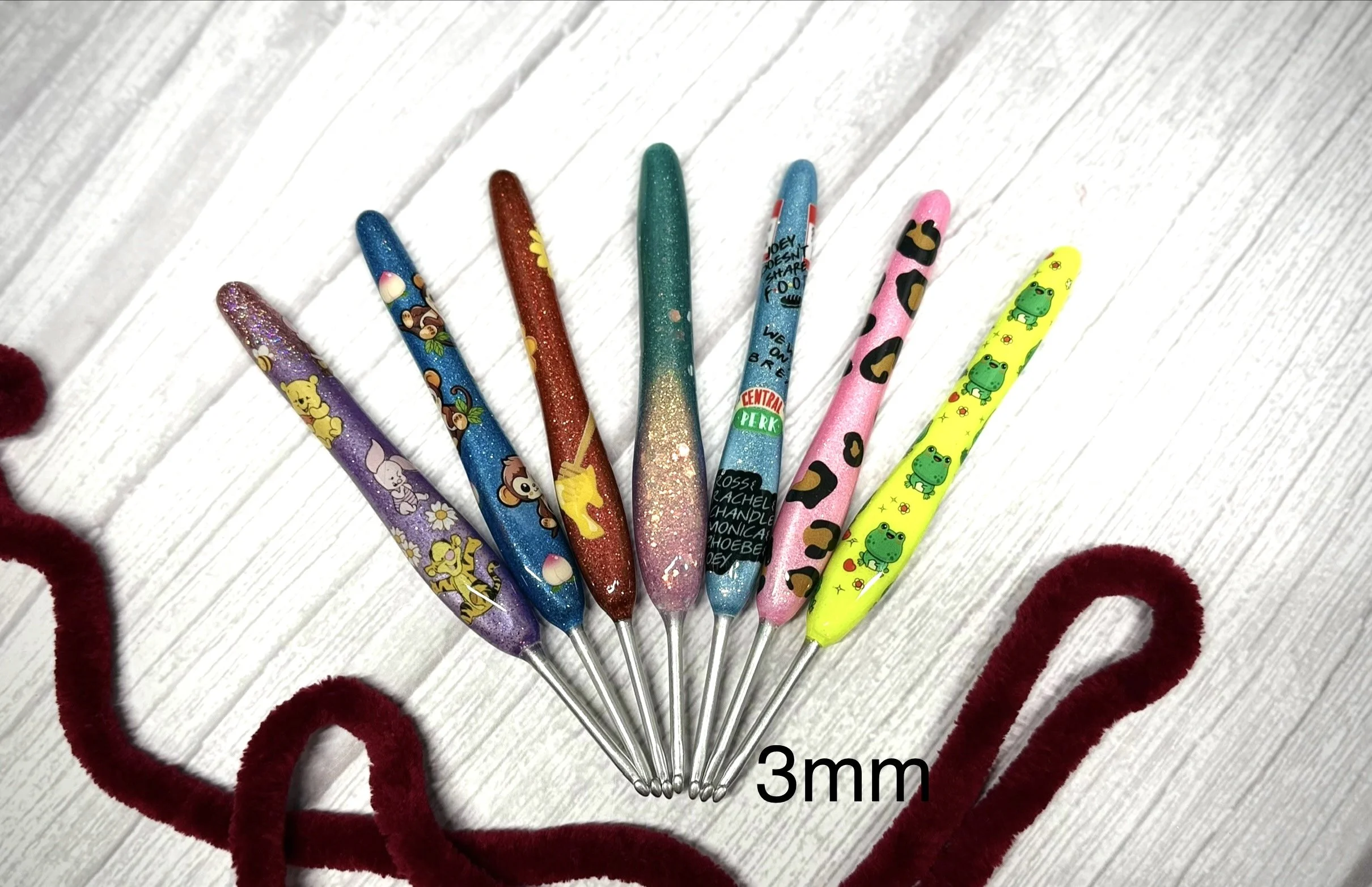 3mm resin glitter crochet hook.jpeg