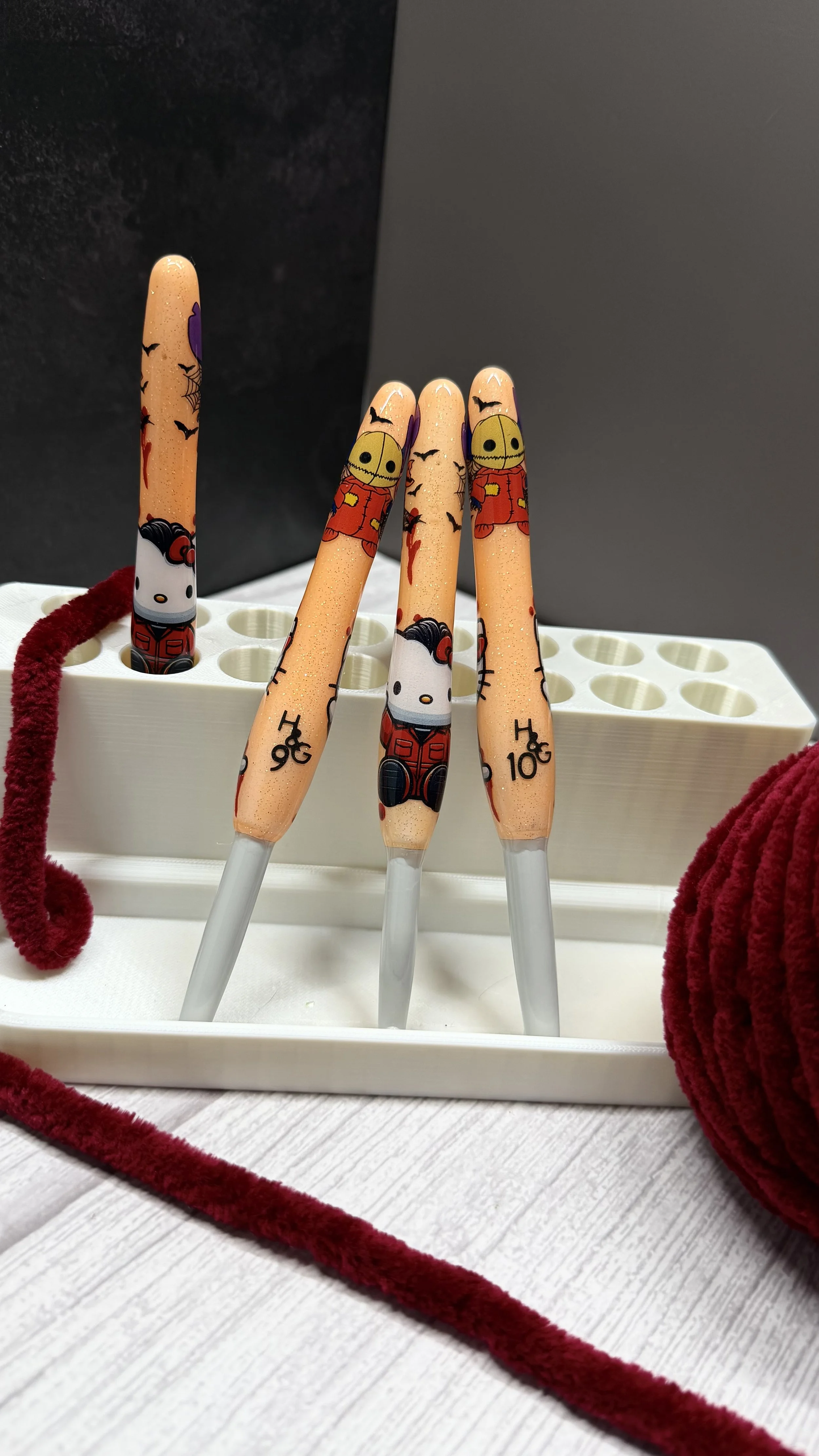 sam and kitty halloween clover crochet hook.jpeg