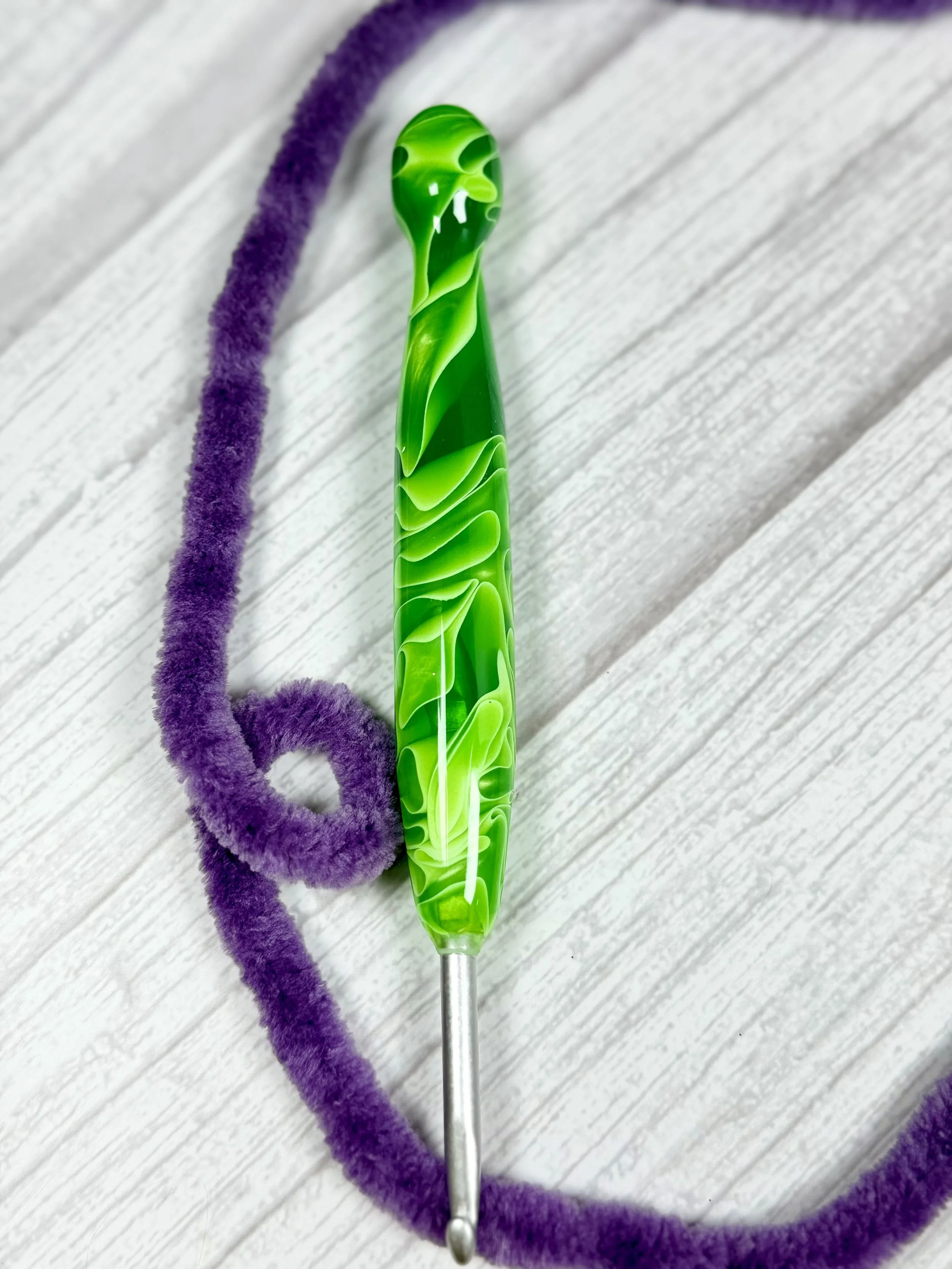 Mr Hooks 5mm Neon Green Acrylic Clover