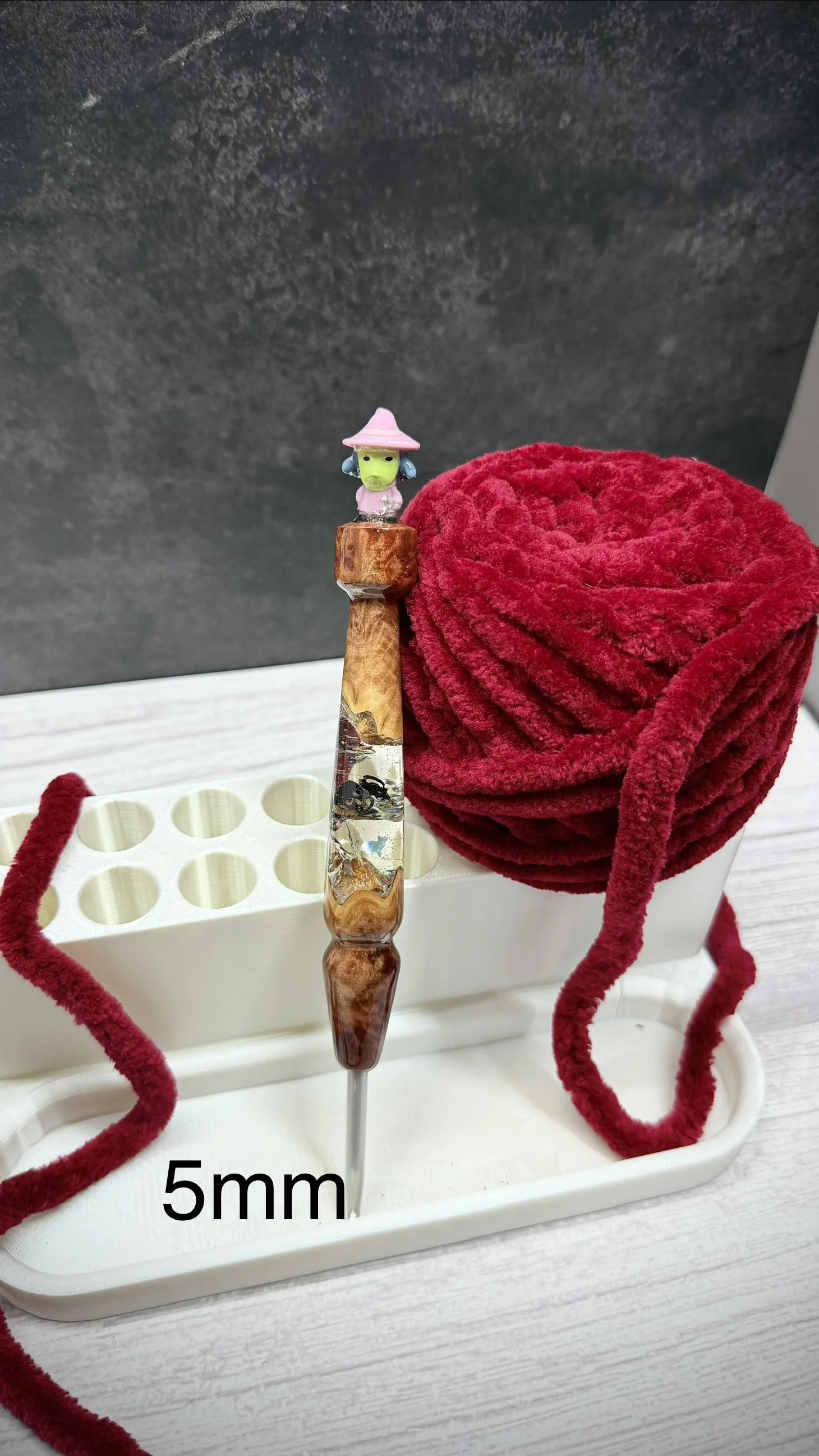 shock nbc wood handle halloween clover crochet hook.jpeg