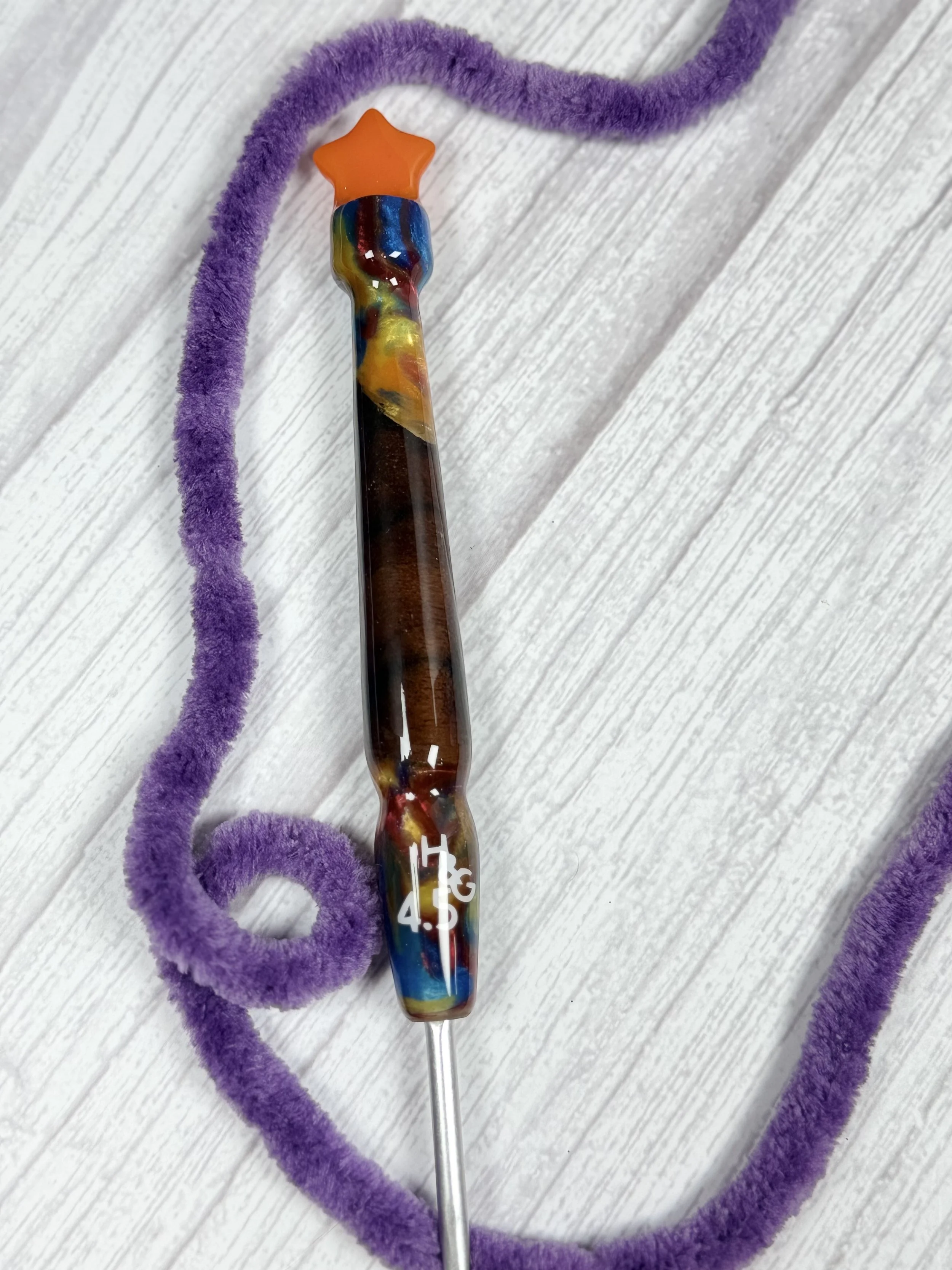 Mr Hooks 4.5mm Wood/Resin with Star Clover